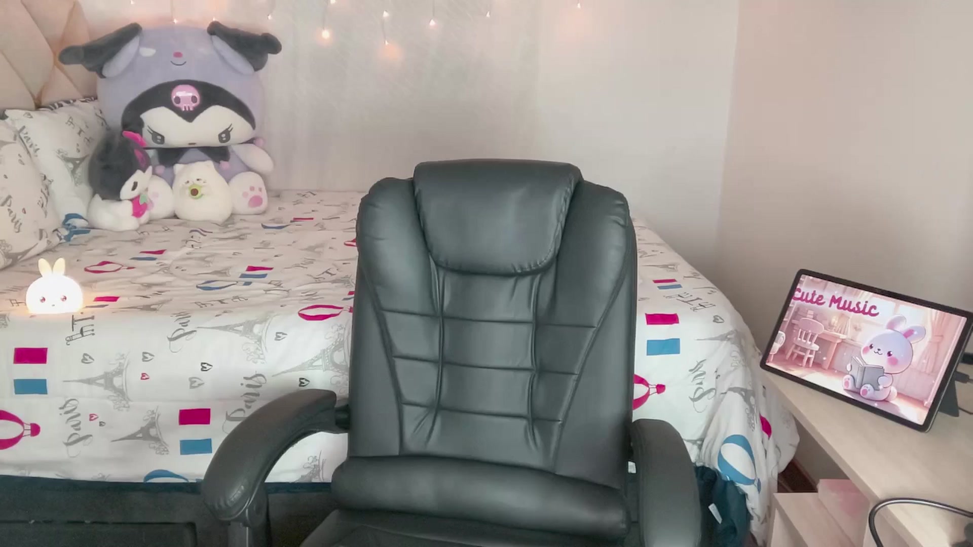 Gallery image thumbnail from Oxxme_'s myfreecams stream on, 11/13/2024, 02:14 image 11 of 20