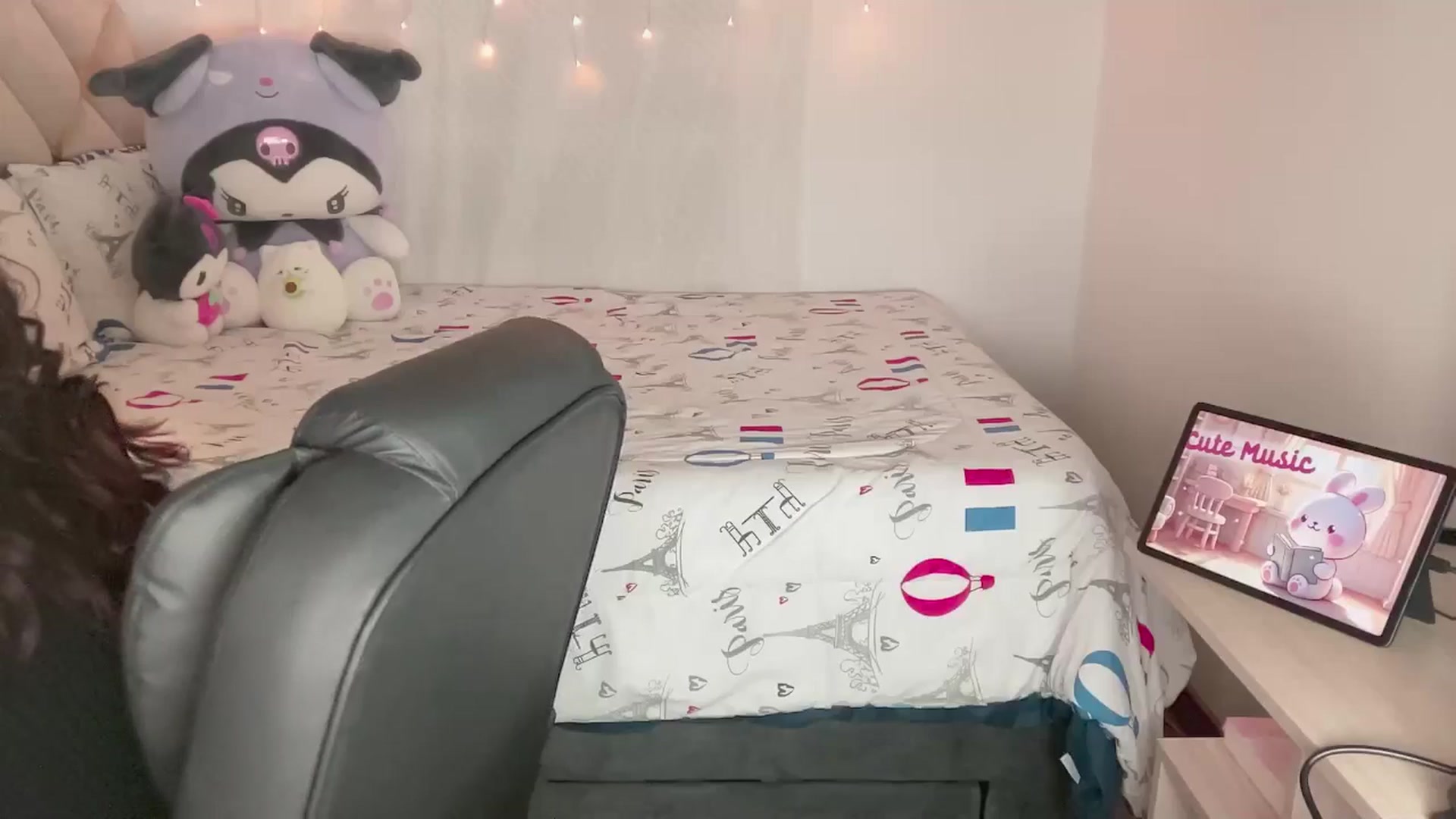 Gallery image thumbnail from Oxxme_'s myfreecams stream on, 11/13/2024, 02:14 image 12 of 20