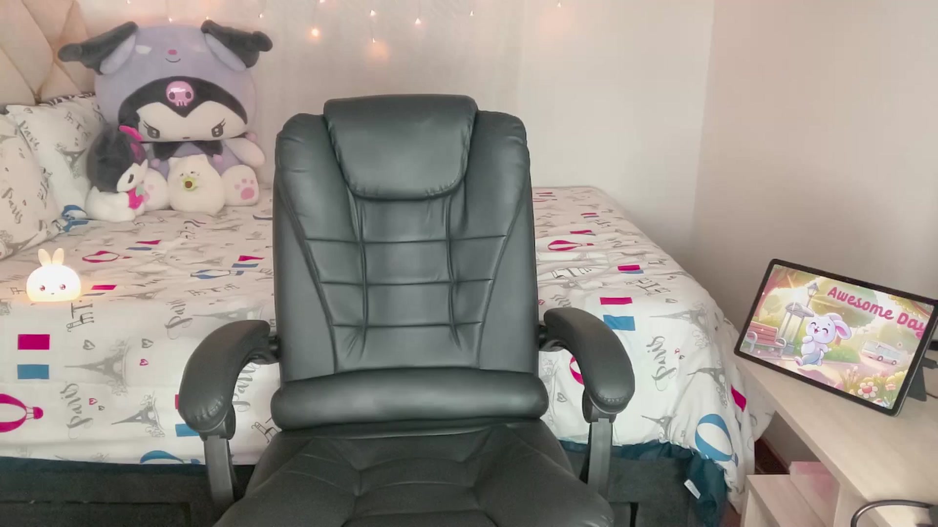 Gallery image thumbnail from Oxxme_'s myfreecams stream on, 11/13/2024, 04:59 image 14 of 20