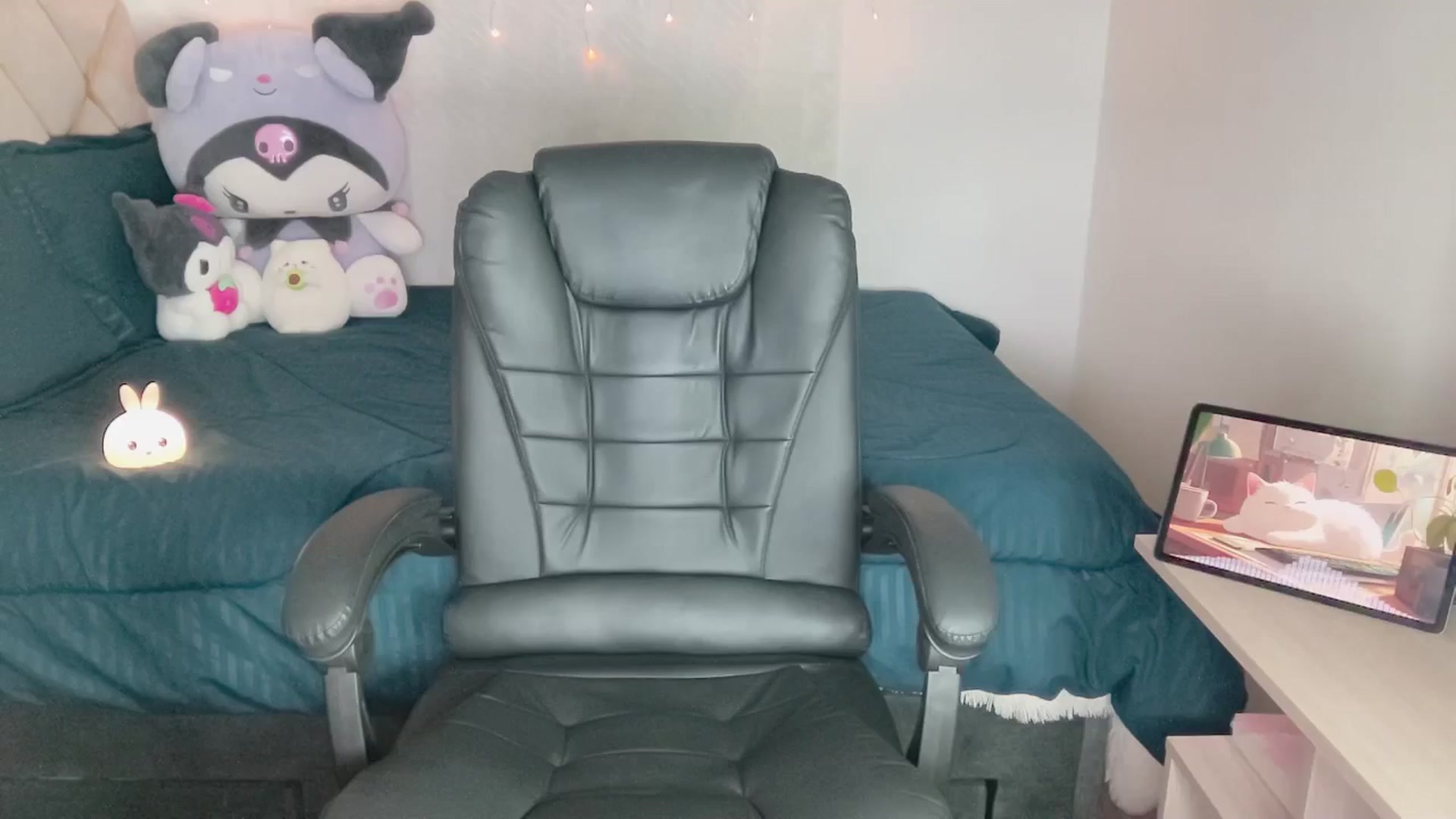 Gallery image thumbnail from Oxxme_'s myfreecams stream on, 11/27/2024, 02:29 image 1 of 20
