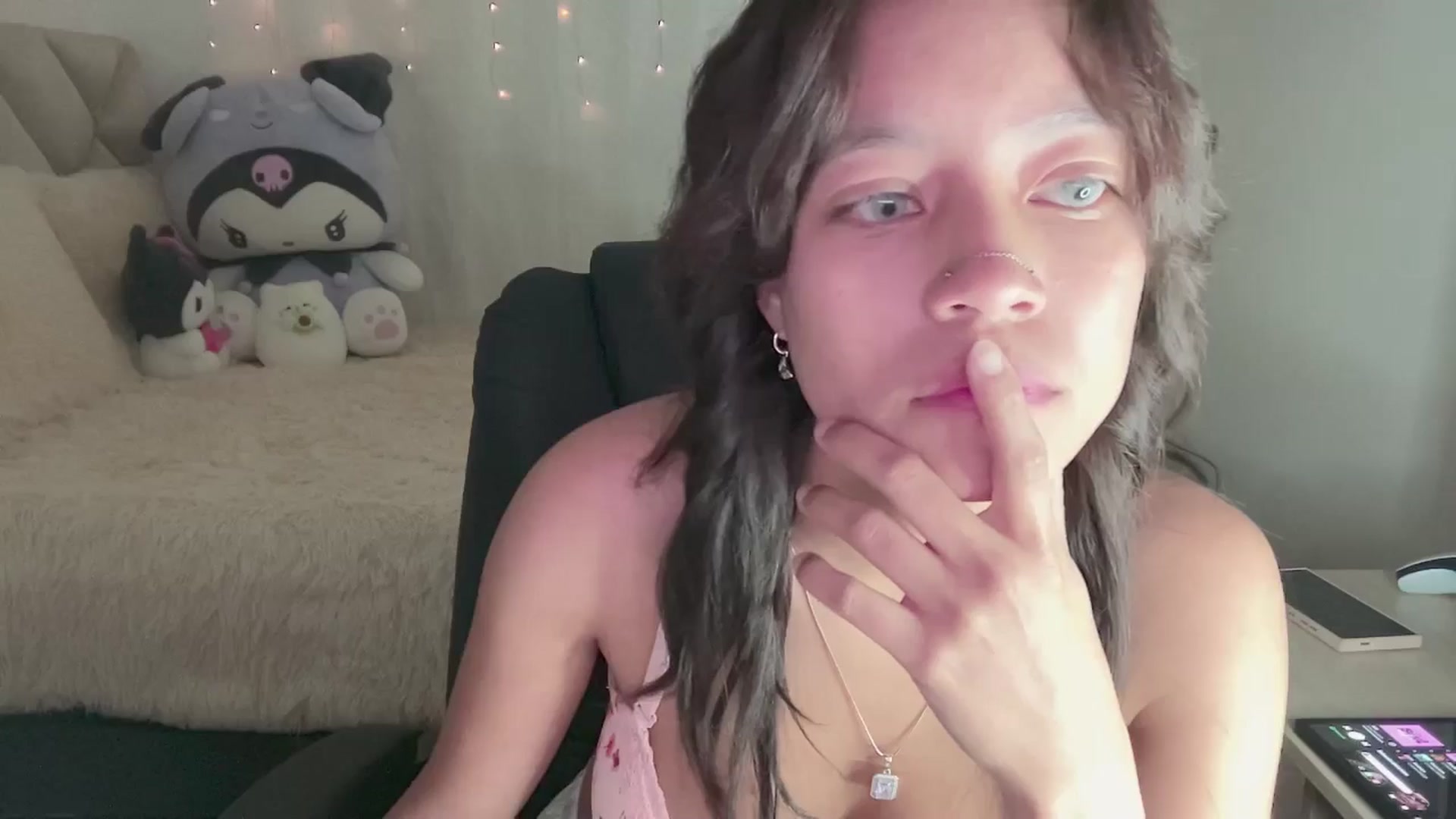 Gallery image thumbnail from Oxxme_'s myfreecams stream on, 12/01/2024, 03:28 image 17 of 20