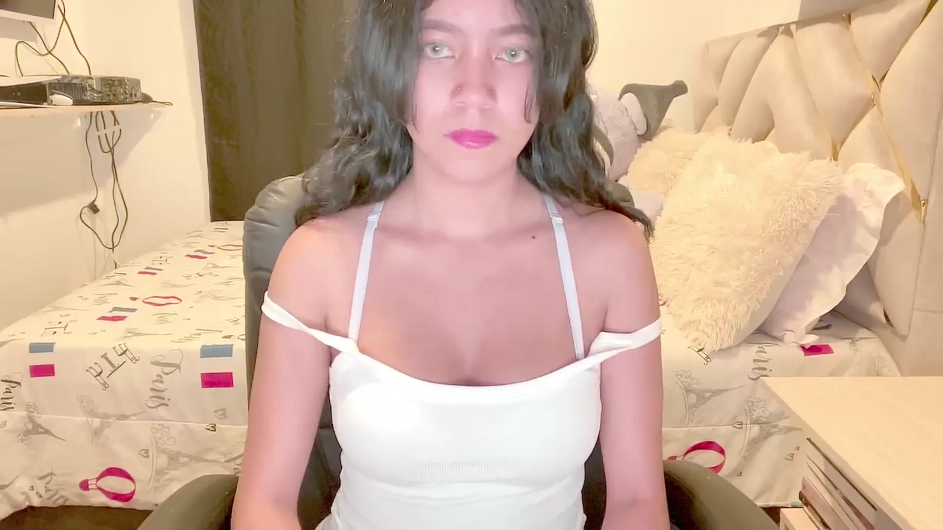Gallery image thumbnail from Oxxme_'s myfreecams stream on, 04/08/2025, 01:23 image 11 of 20