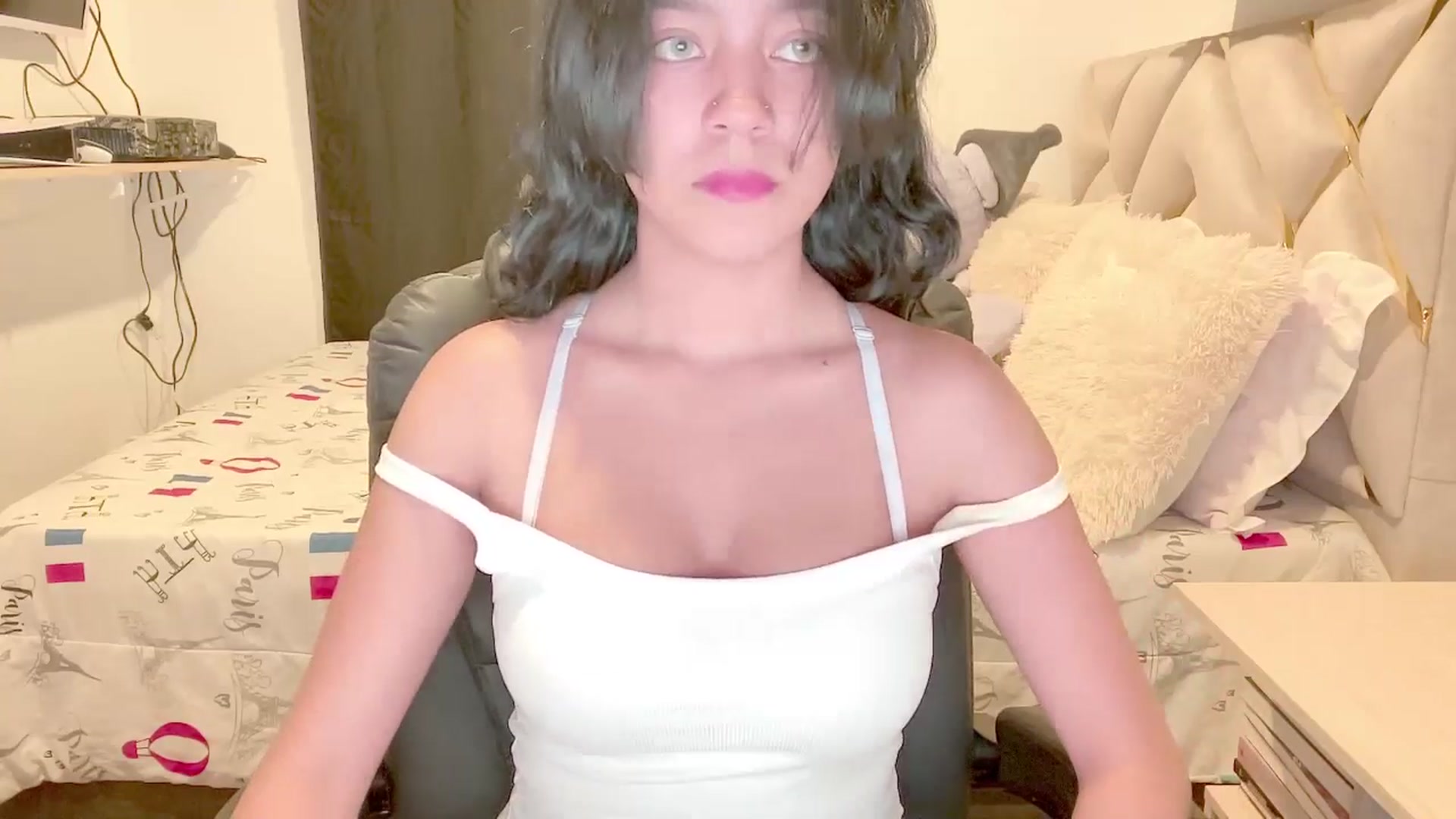 Gallery image thumbnail from Oxxme_'s myfreecams stream on, 04/08/2025, 01:23 image 3 of 20