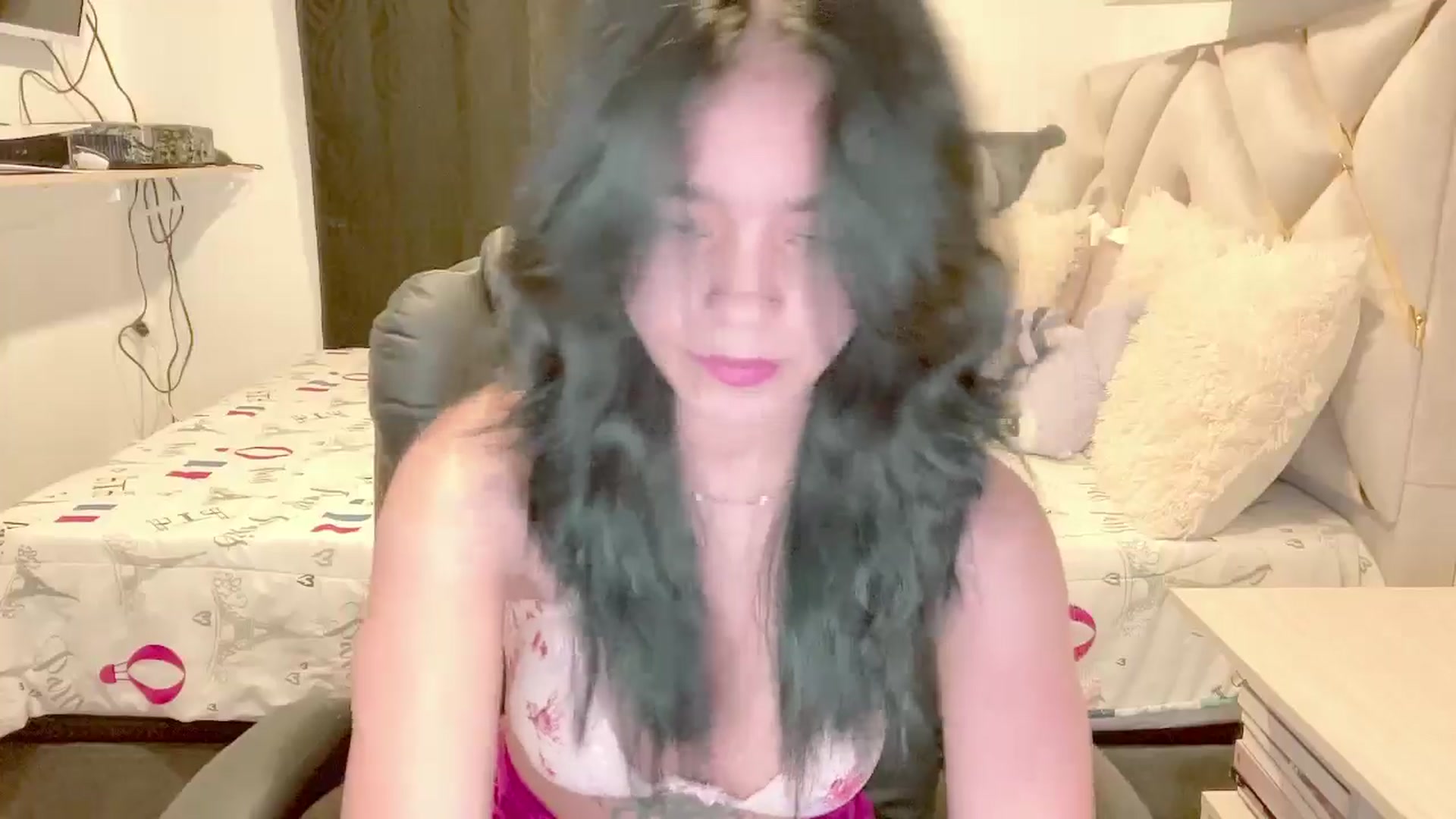 Gallery image thumbnail from Oxxme_'s myfreecams stream on, 04/10/2025, 07:07 image 3 of 20