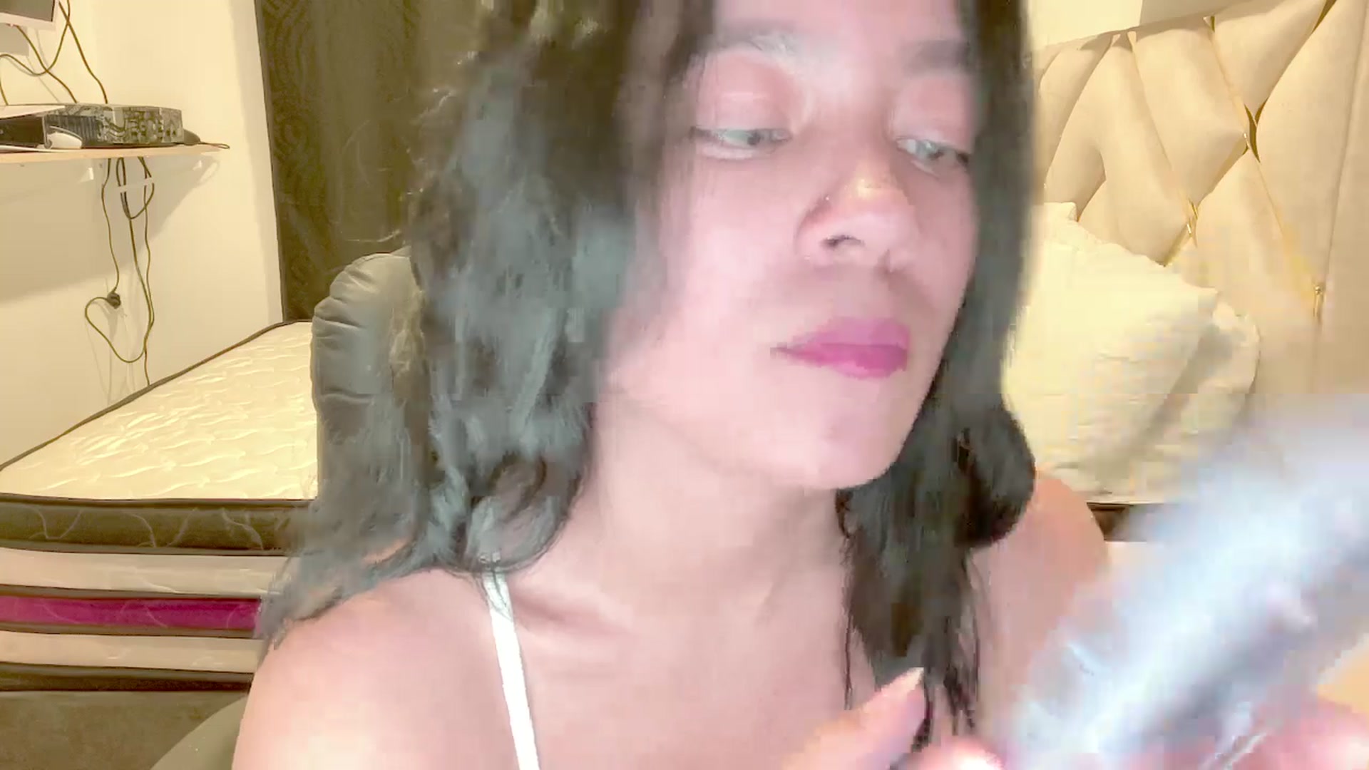 Gallery image thumbnail from Oxxme_'s myfreecams stream on, 04/14/2025, 02:48 image 9 of 20