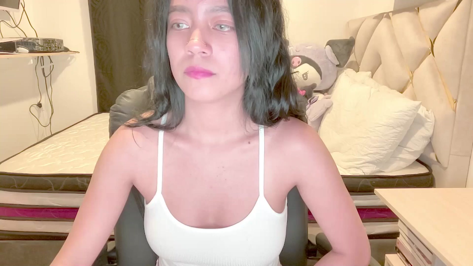 Gallery image thumbnail from Oxxme_'s myfreecams stream on, 04/14/2025, 02:48 image 17 of 20