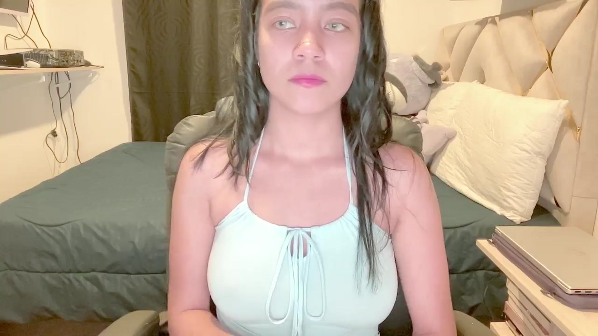 Gallery image thumbnail from Oxxme_'s myfreecams stream on, 04/18/2025, 01:14 image 6 of 20