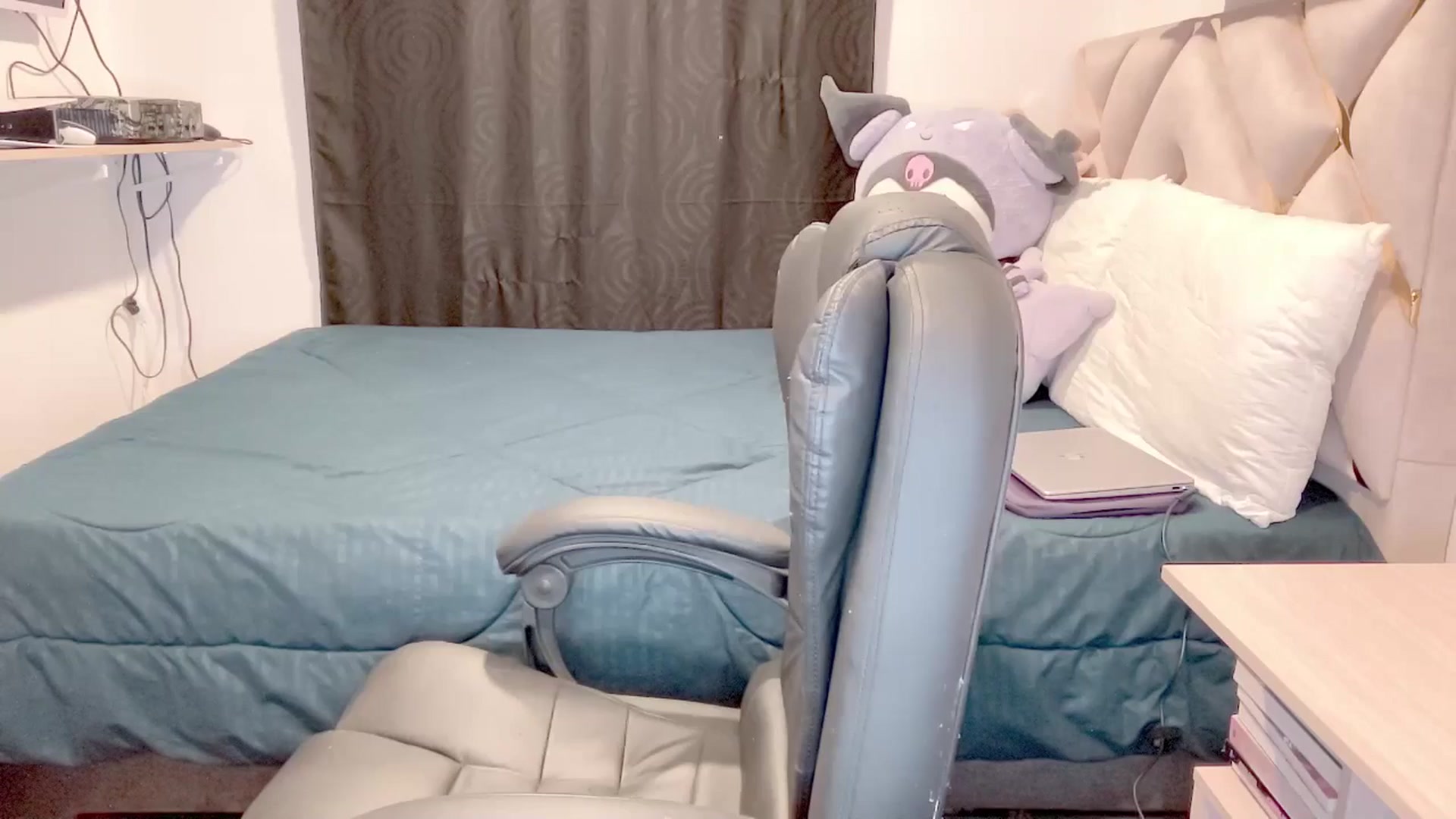 Gallery image thumbnail from Oxxme_'s myfreecams stream on, 04/18/2025, 02:11 image 20 of 20