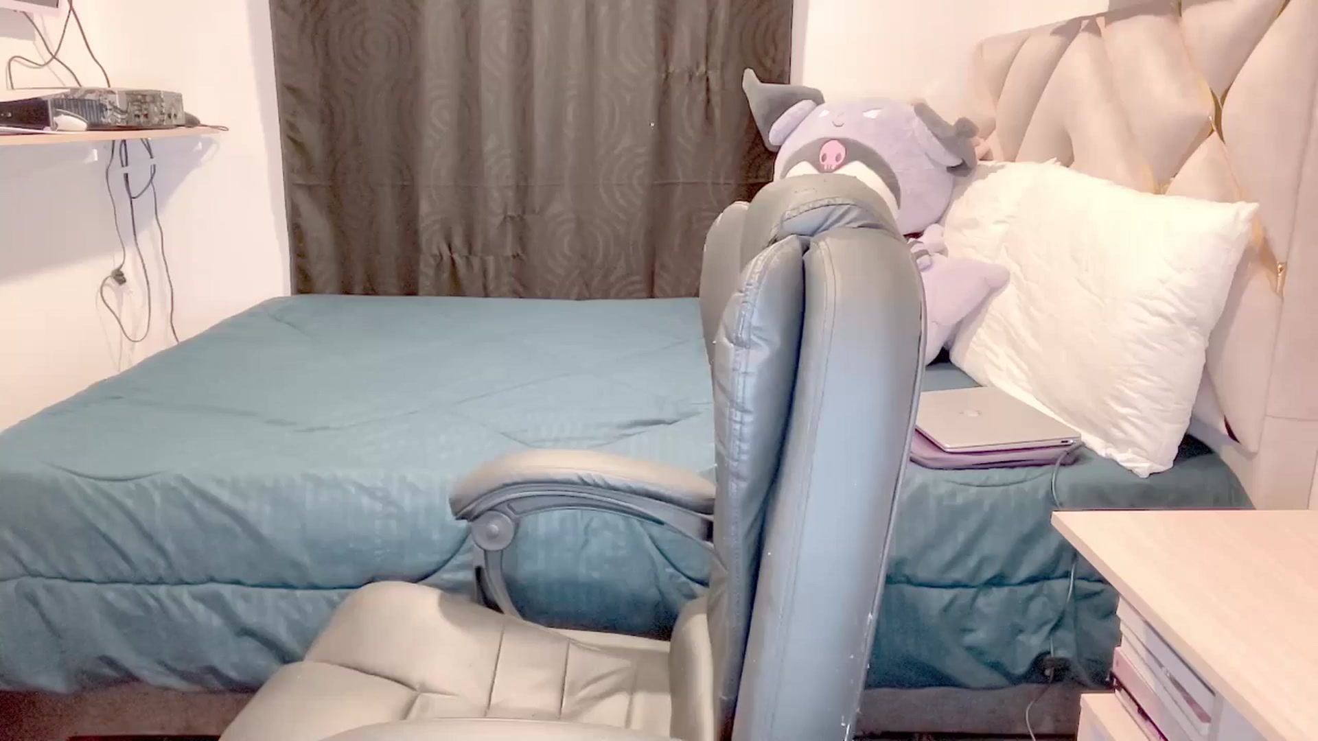 Gallery image thumbnail from Oxxme_'s myfreecams stream on, 04/18/2025, 02:11 image 15 of 20