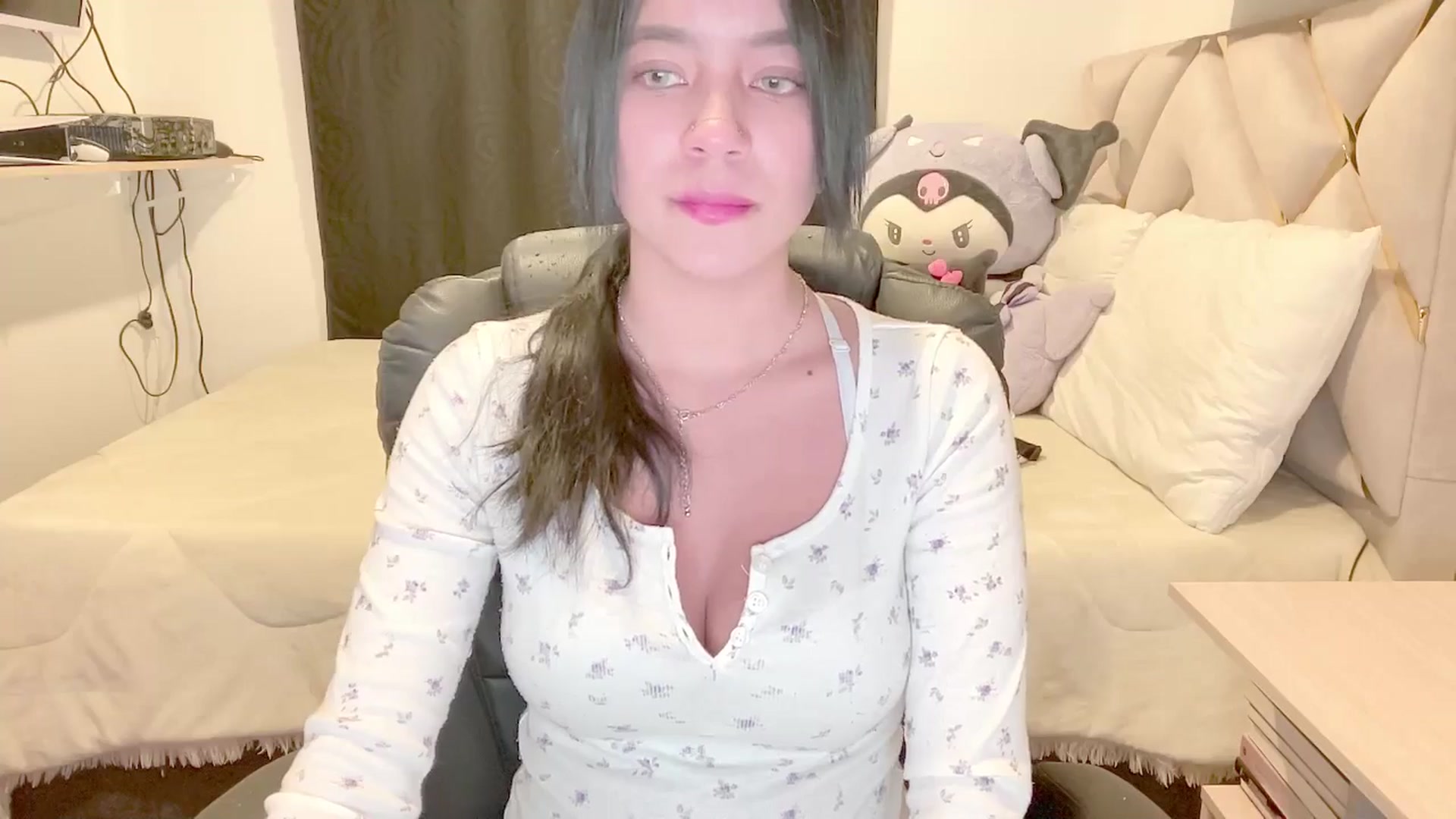 Gallery image thumbnail from Oxxme_'s myfreecams stream on, 05/04/2025, 01:21 image 5 of 20