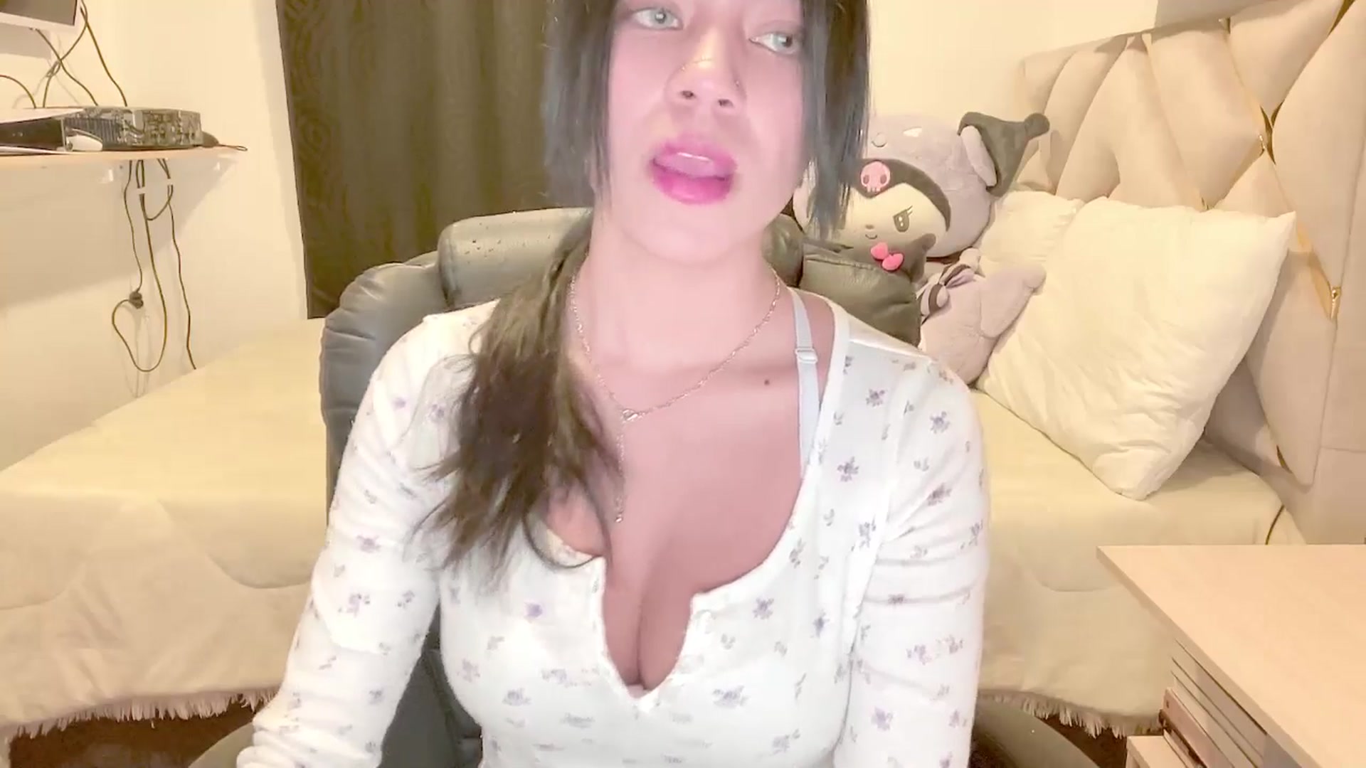 Gallery image thumbnail from Oxxme_'s myfreecams stream on, 05/04/2025, 01:21 image 8 of 20