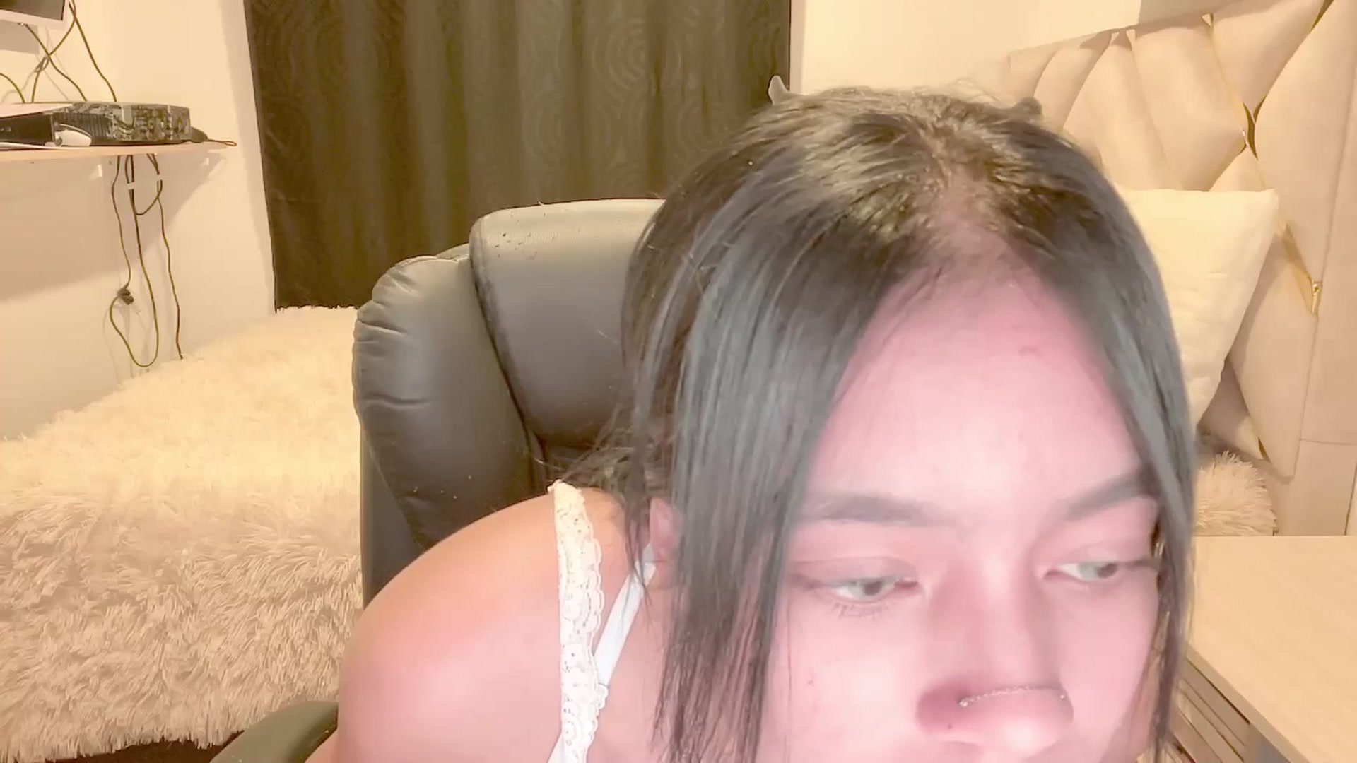 Gallery image thumbnail from Oxxme_'s myfreecams stream on, 05/07/2025, 02:54 image 11 of 20