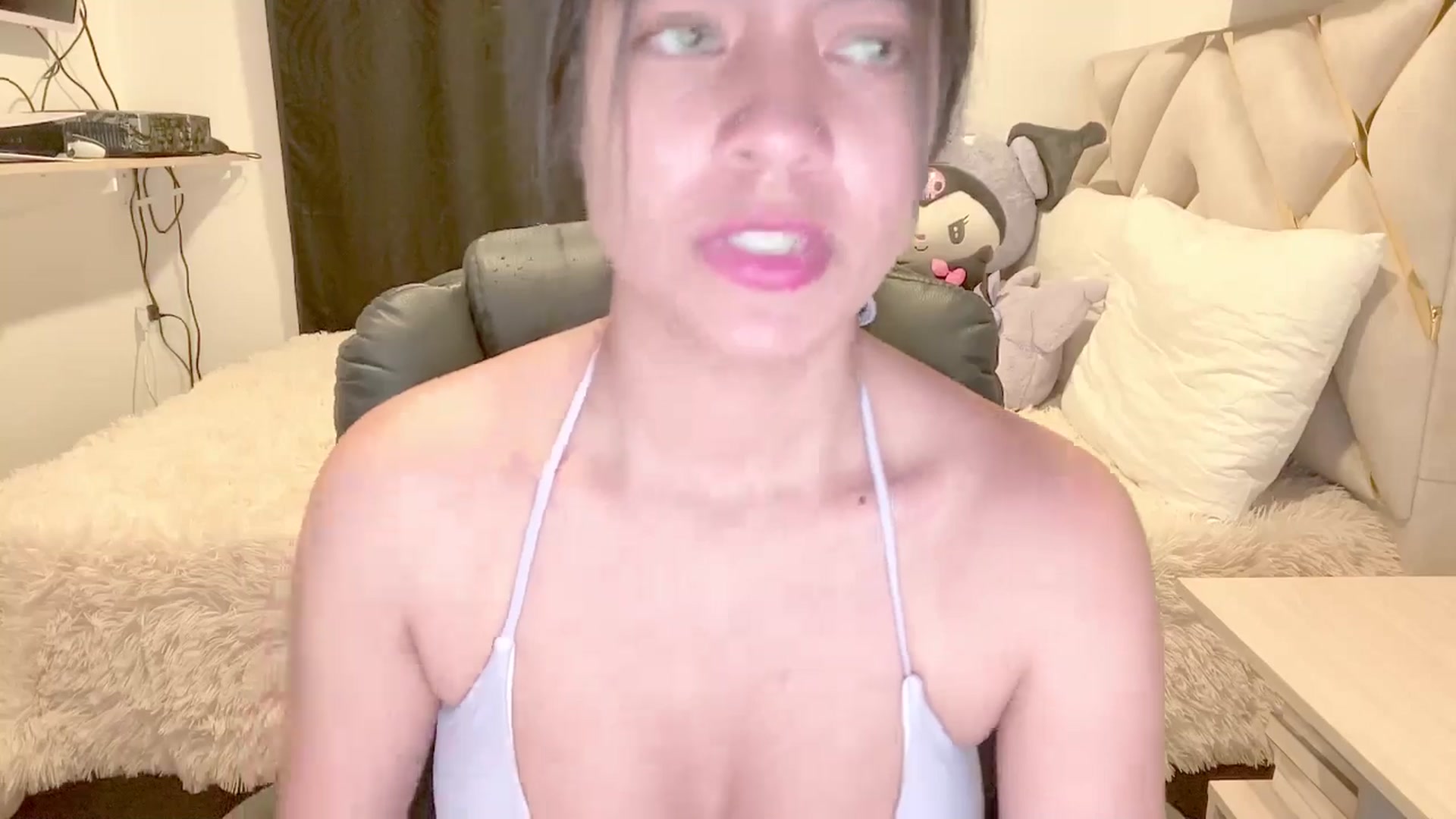 Gallery image thumbnail from Oxxme_'s myfreecams stream on, 05/13/2025, 03:35 image 14 of 20