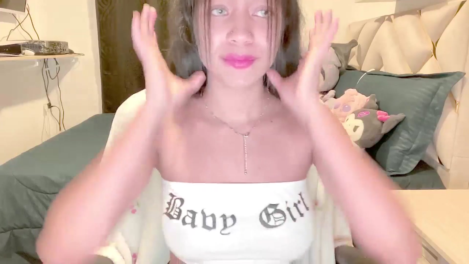 Gallery image thumbnail from Oxxme_'s myfreecams stream on, 05/27/2025, 02:01 image 19 of 20