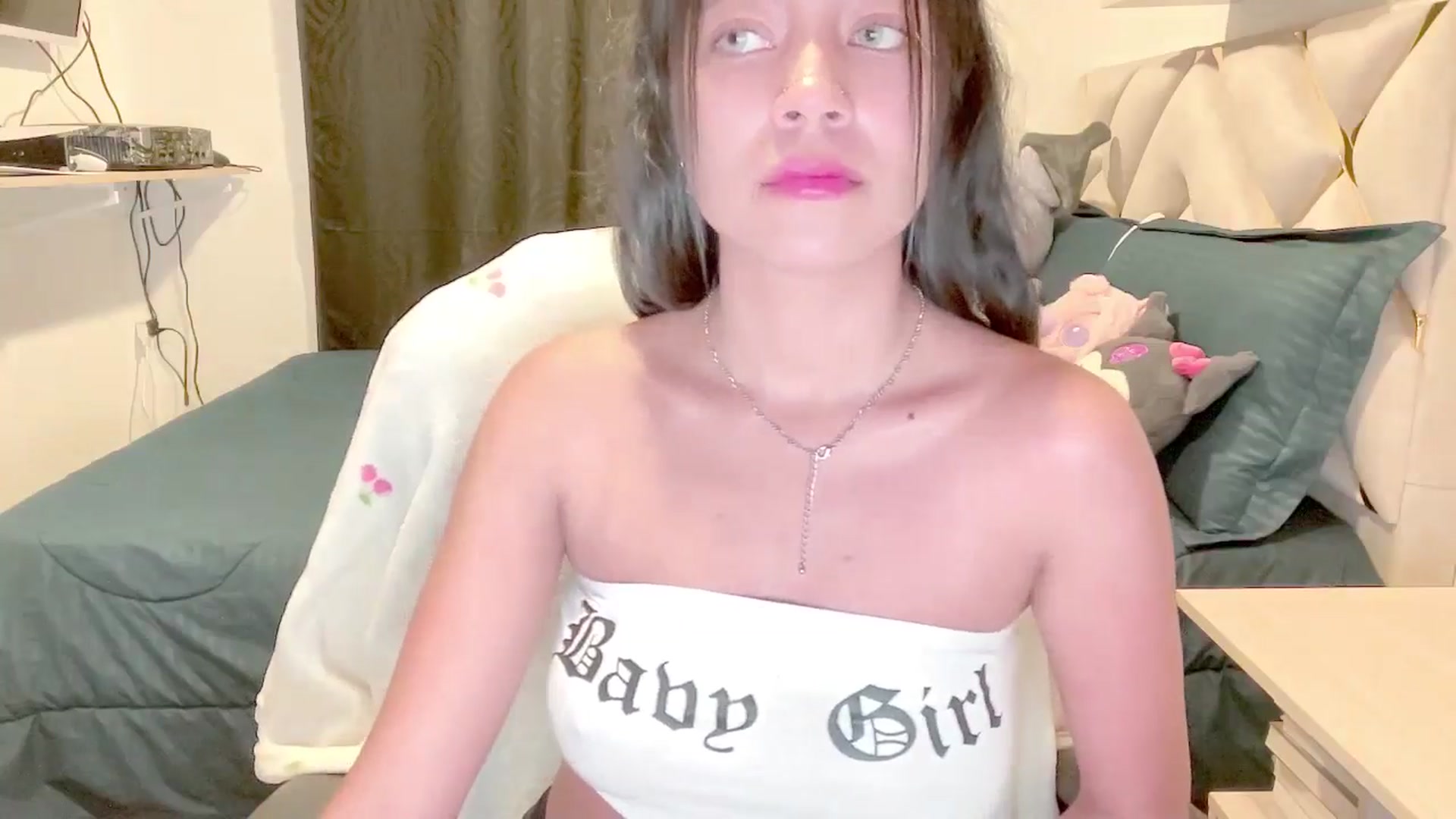Gallery image thumbnail from Oxxme_'s myfreecams stream on, 05/27/2025, 02:01 image 17 of 20