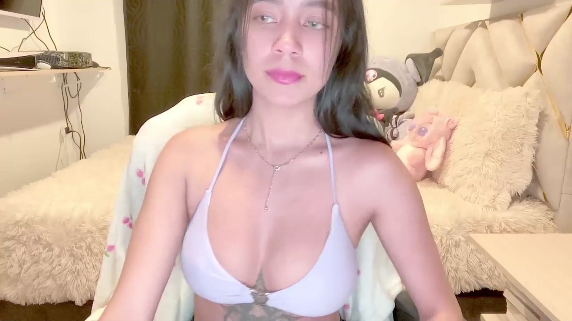 Gallery image thumbnail from Oxxme_'s myfreecams stream on, 06/04/2025, 04:25 image 8 of 20