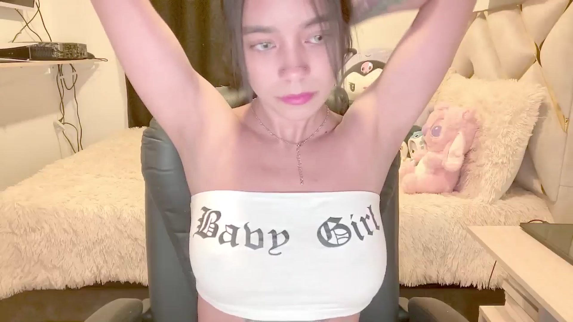 Gallery image thumbnail from Oxxme_'s myfreecams stream on, 06/13/2025, 03:06 image 7 of 20