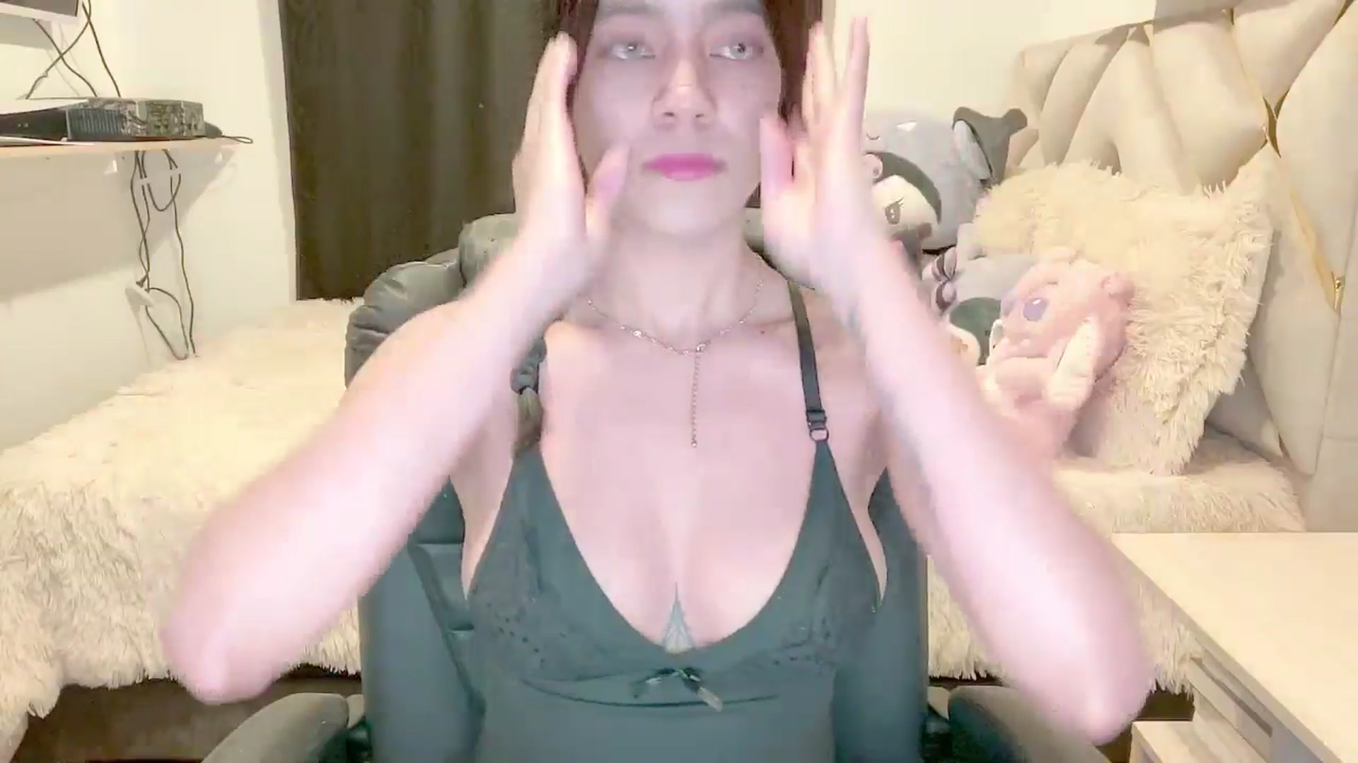 Gallery image thumbnail from Oxxme_'s myfreecams stream on, 06/14/2025, 03:48 image 6 of 20