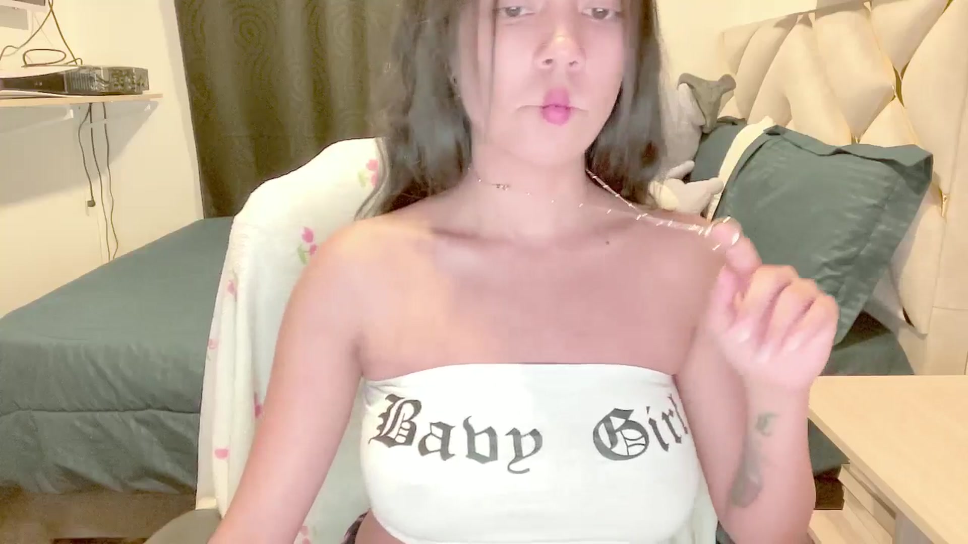 Gallery image thumbnail from Oxxme_'s myfreecams stream on, 07/08/2025, 04:22 image 5 of 20