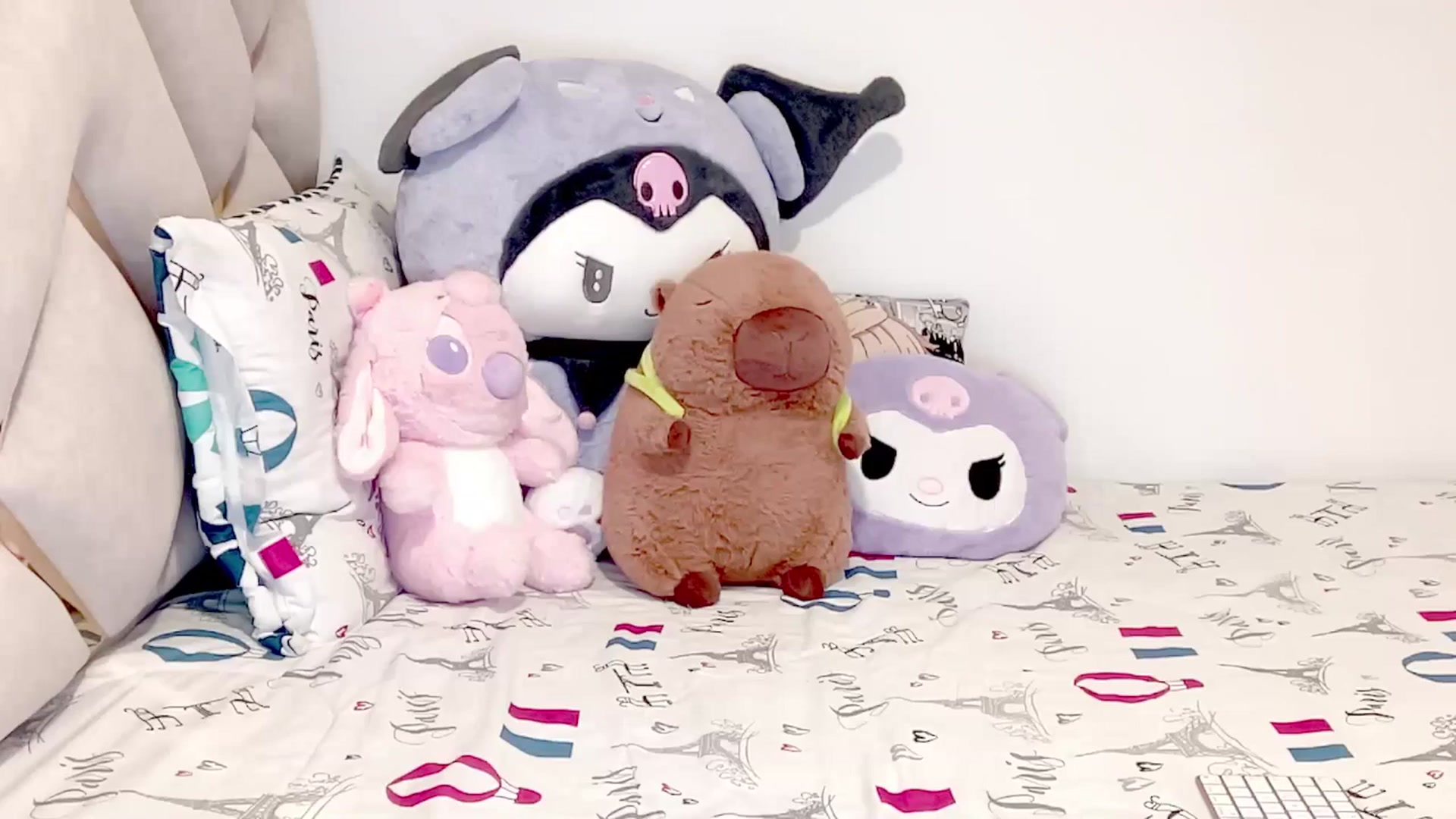 Gallery image thumbnail from Oxxme_'s myfreecams stream on, 07/22/2025, 04:44 image 4 of 20
