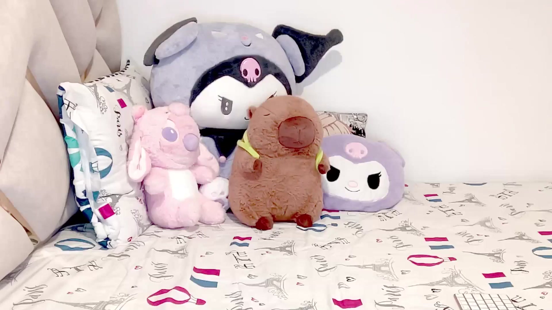 Gallery image thumbnail from Oxxme_'s myfreecams stream on, 07/22/2025, 04:44 image 2 of 20