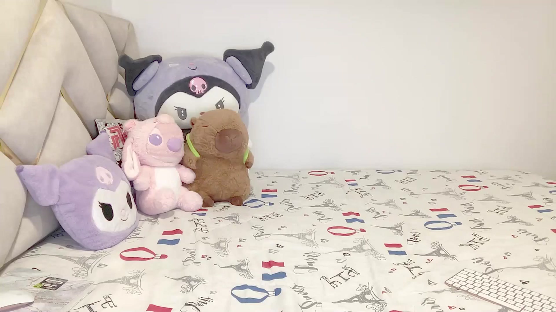 Gallery image thumbnail from Oxxme_'s myfreecams stream on, 08/20/2025, 01:52 image 12 of 20