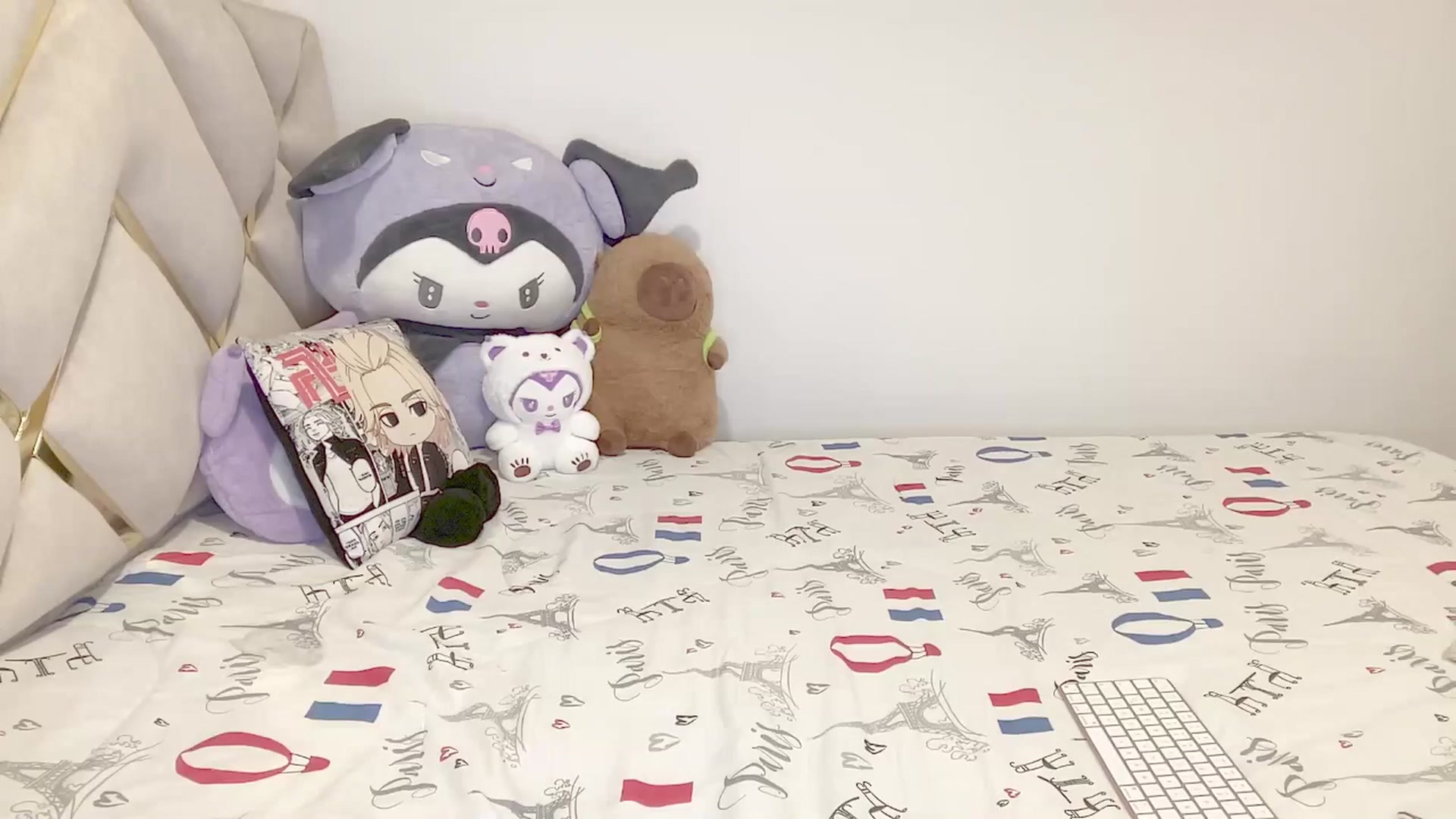 Gallery image thumbnail from Oxxme_'s myfreecams stream on, 09/17/2025, 02:28 image 10 of 20