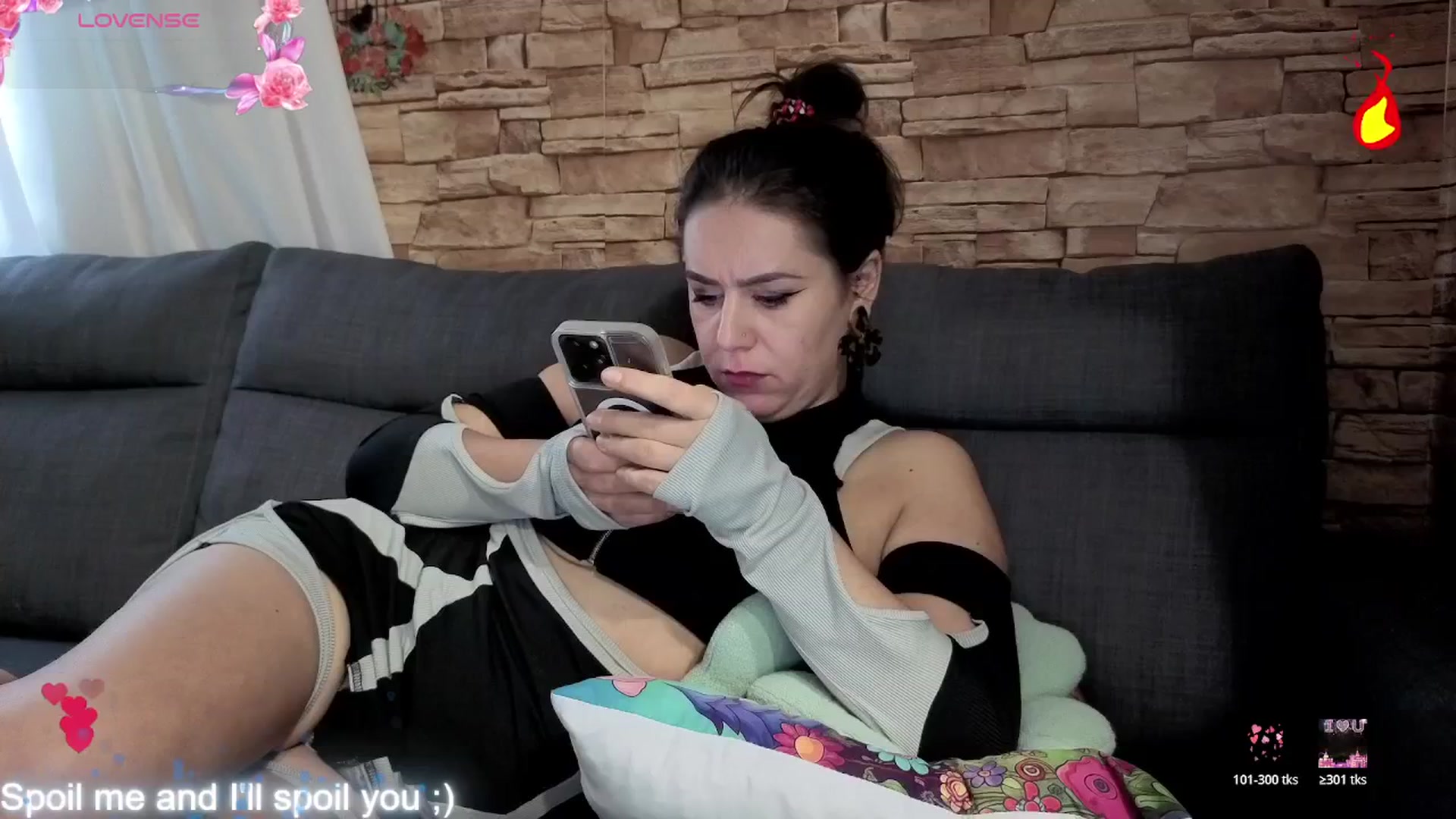 Gallery image thumbnail from Oxytocin's myfreecams stream on, 02/09/2026, 11:14 image 17 of 20
