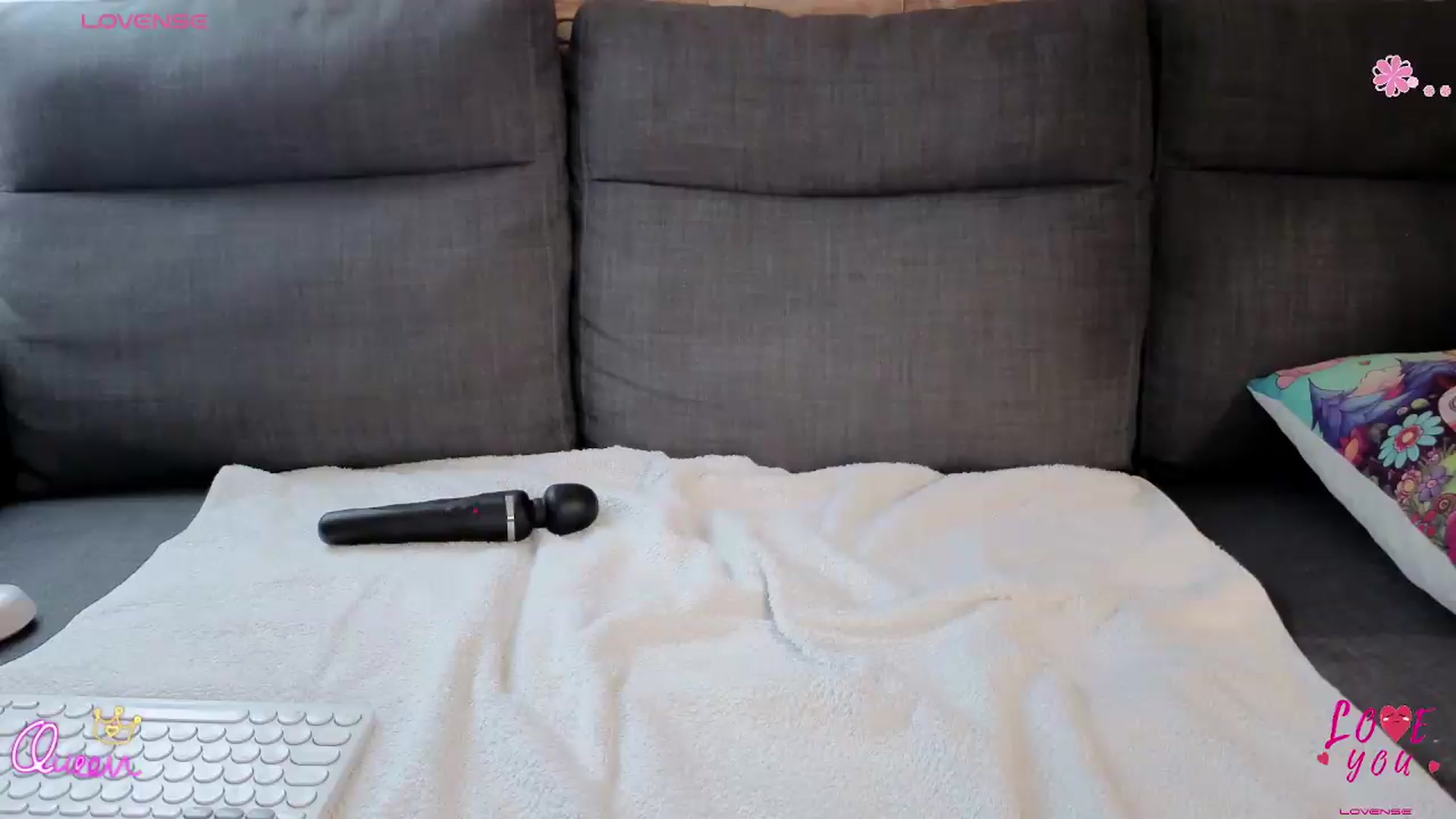 Gallery image thumbnail from Oxytocin's myfreecams stream on, 06/08/2026, 10:24 image 5 of 20
