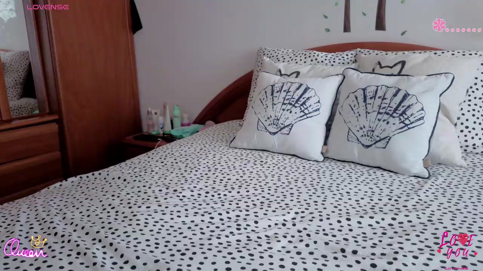 Gallery image thumbnail from Oxytocin's myfreecams stream on, 06/26/2026, 11:22 image 1 of 20