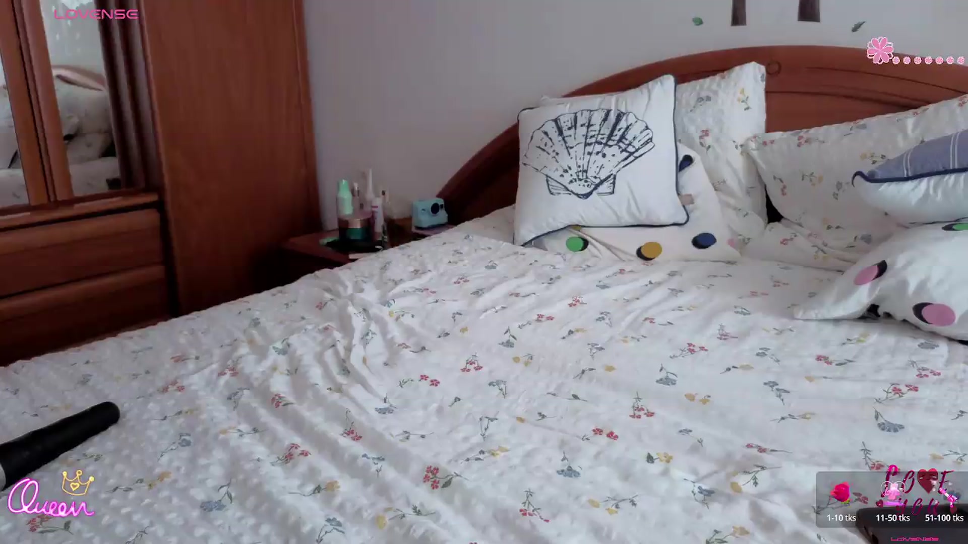 Gallery image thumbnail from Oxytocin's myfreecams stream on, 07/07/2026, 11:03 image 1 of 20