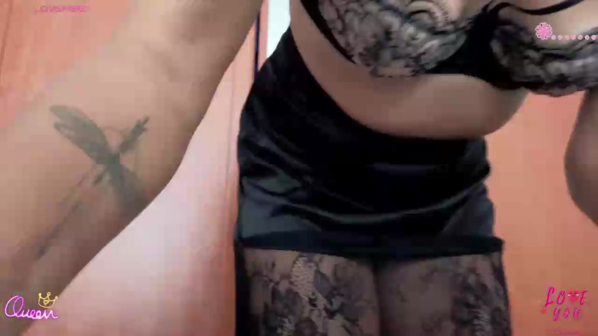 Gallery image thumbnail from Oxytocin's myfreecams stream on, 08/16/2026, 15:10 image 12 of 20