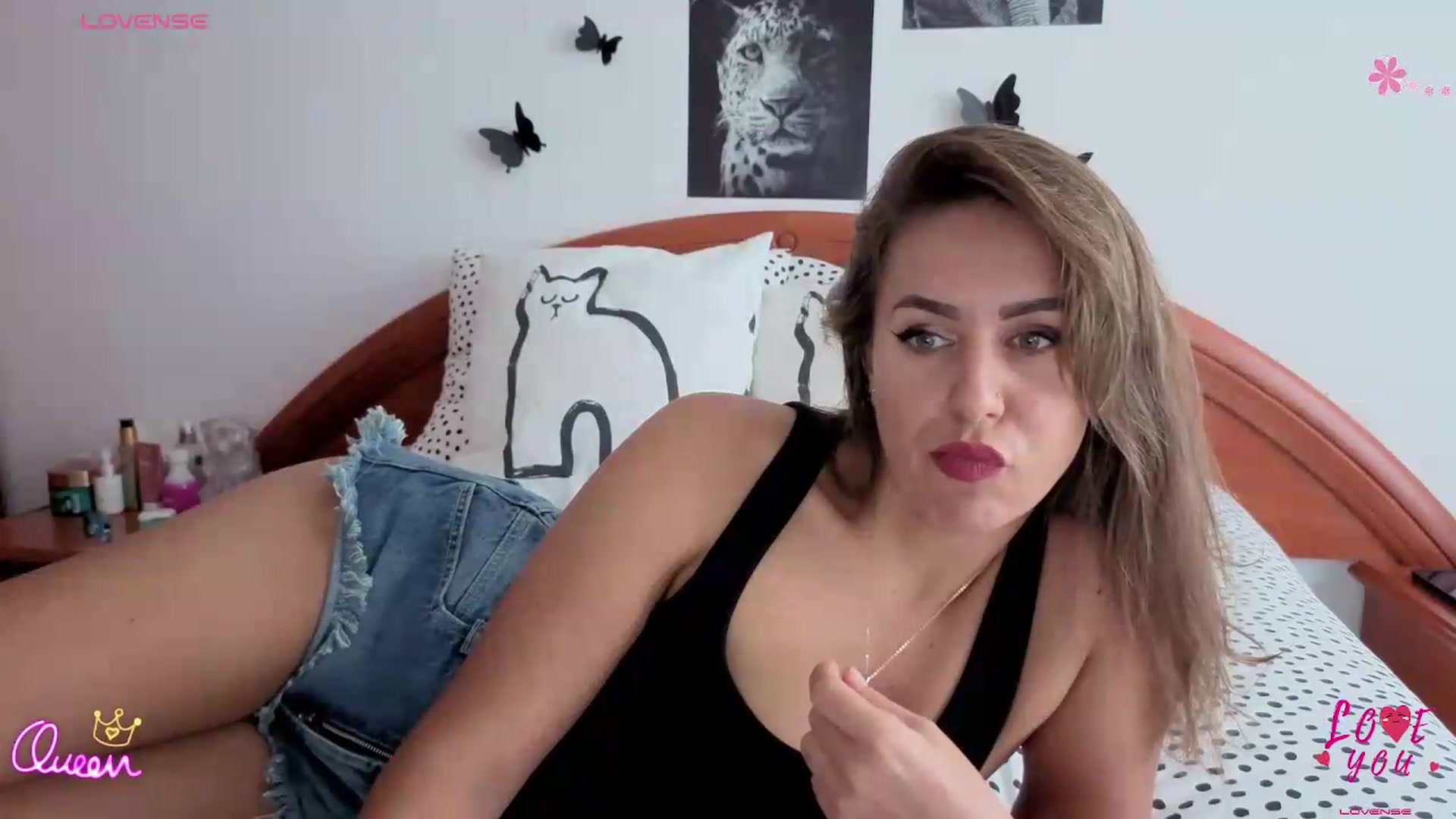 Gallery image thumbnail from Oxytocin's myfreecams stream on, 09/01/2026, 08:10 image 18 of 20