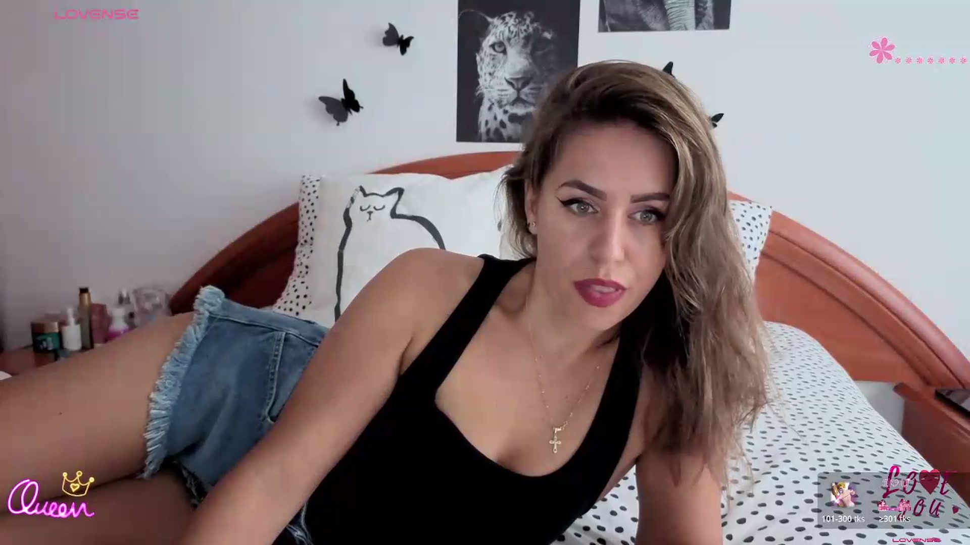 Gallery image thumbnail from Oxytocin's myfreecams stream on, 09/01/2026, 08:10 image 7 of 20
