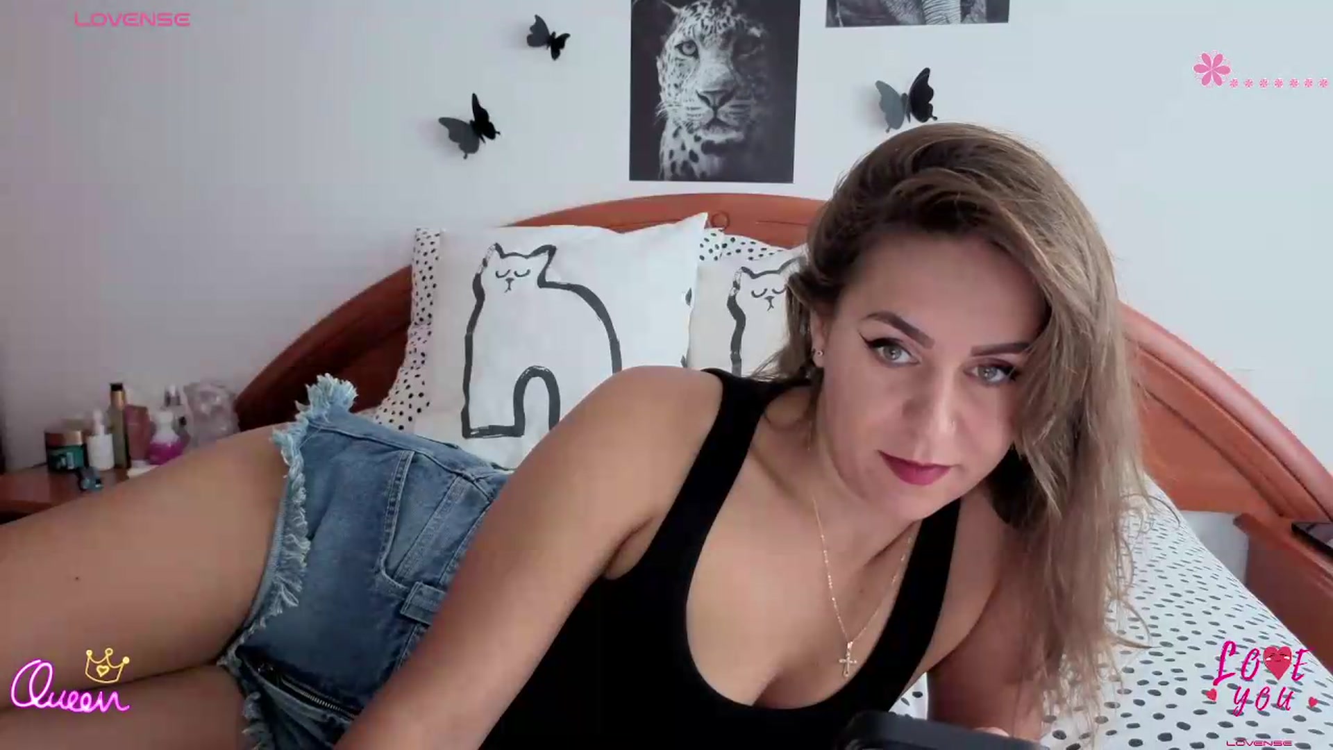 Gallery image thumbnail from Oxytocin's myfreecams stream on, 09/01/2026, 08:10 image 15 of 20