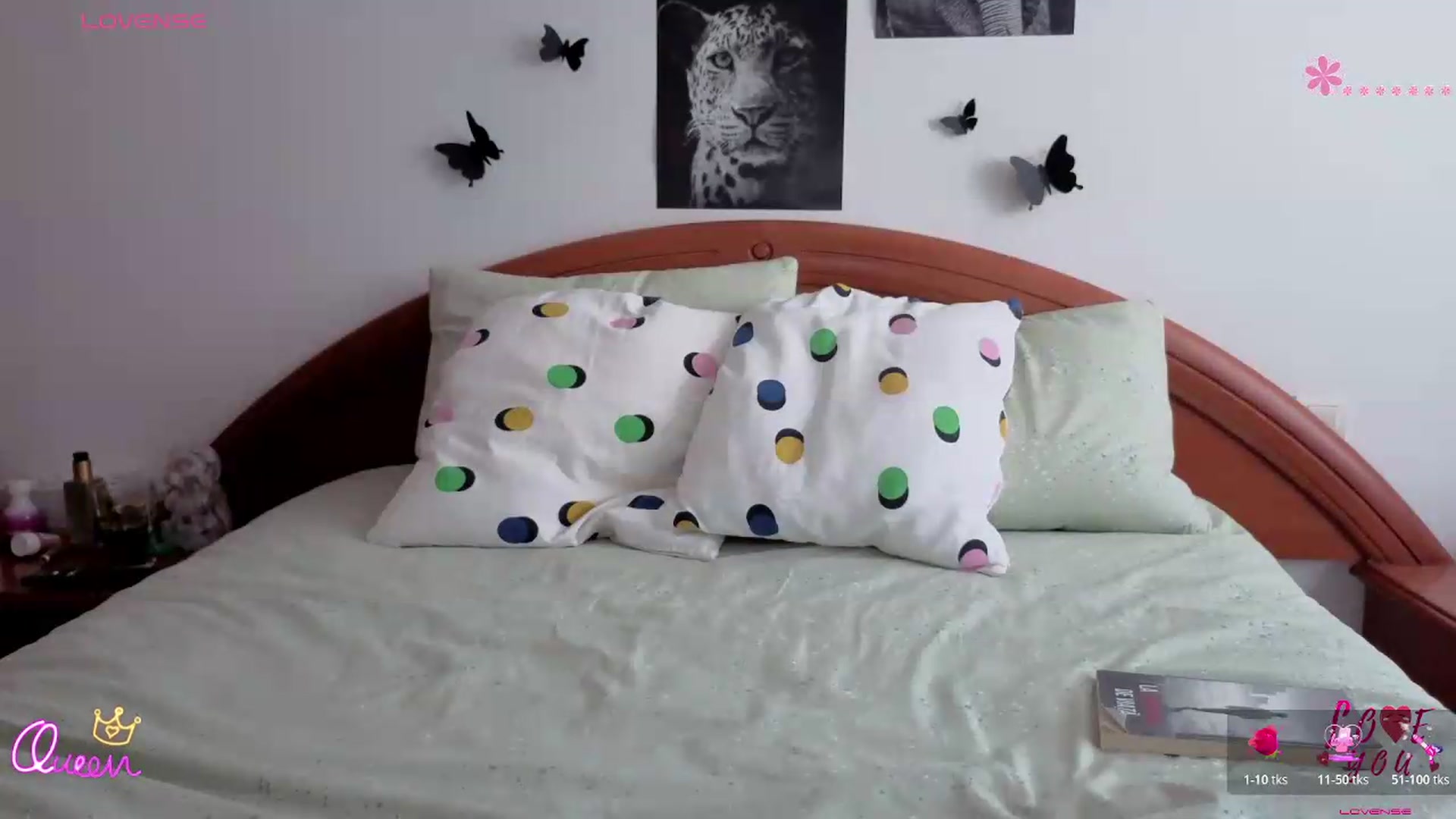 Gallery image thumbnail from Oxytocin's myfreecams stream on, 09/14/2026, 12:06 image 3 of 20