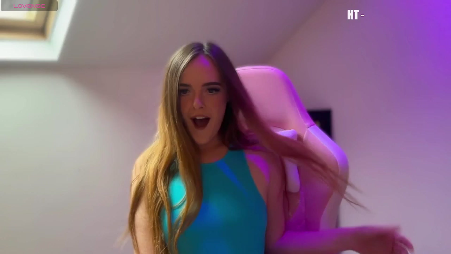 Gallery image thumbnail from P0LLY's myfreecams stream on, 09/19/2025, 10:31 image 4 of 20