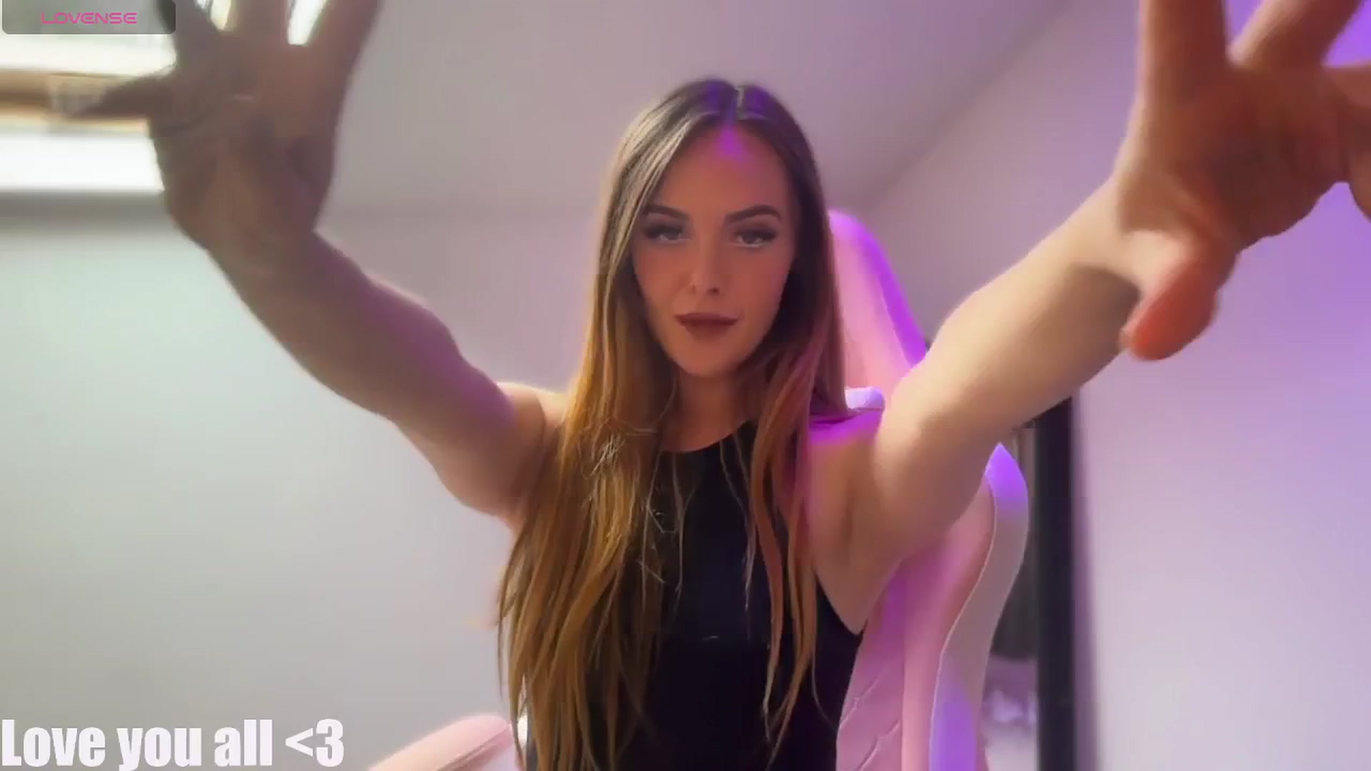 Gallery image thumbnail from P0LLY's myfreecams stream on, 10/01/2025, 10:42 image 7 of 20