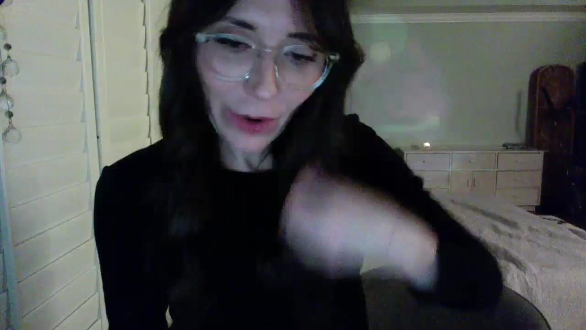 Gallery image thumbnail from P0SIE's myfreecams stream on, 03/07/2025, 11:16 image 10 of 20
