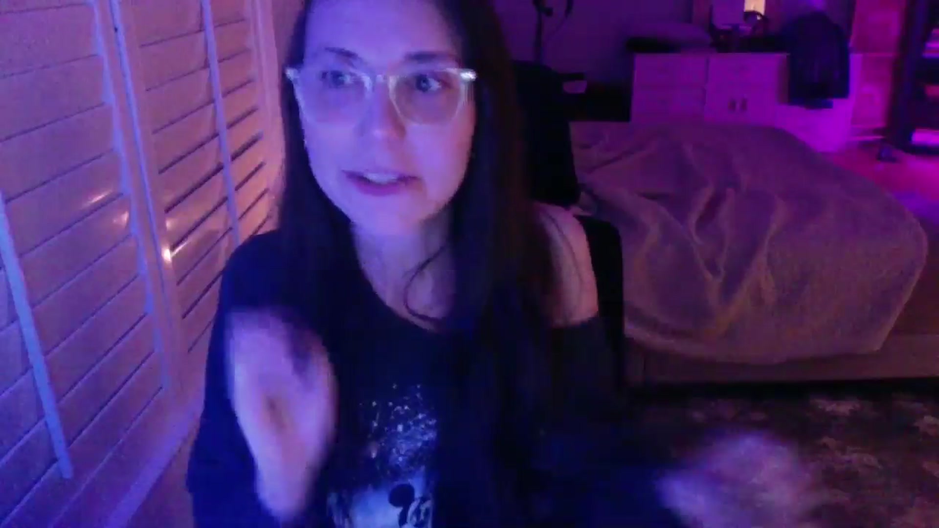 Gallery image thumbnail from P0SIE's myfreecams stream on, 03/24/2025, 04:22 image 4 of 20