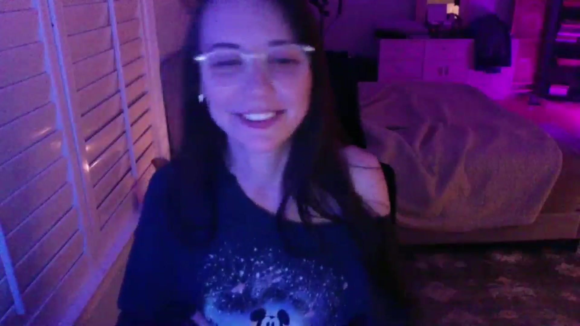 Gallery image thumbnail from P0SIE's myfreecams stream on, 03/24/2025, 04:22 image 2 of 20