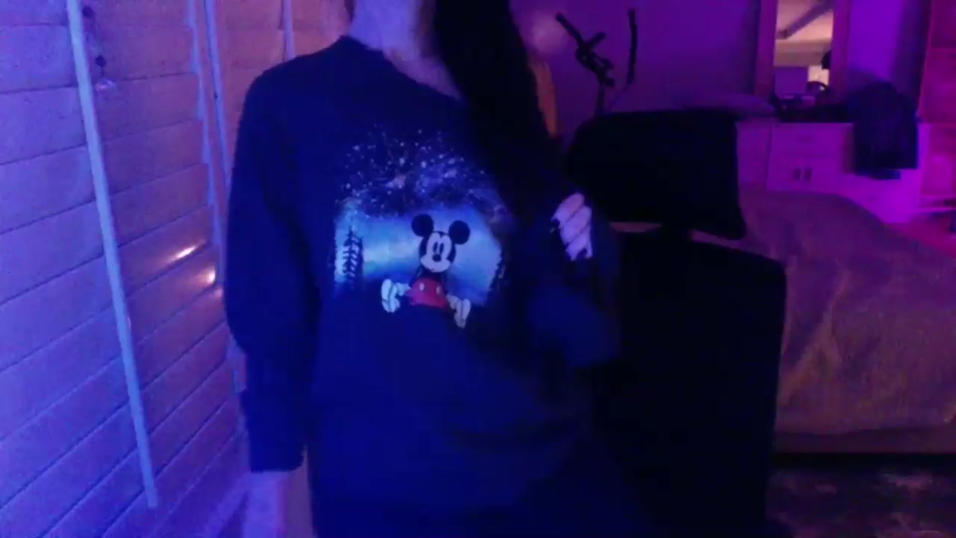 Gallery image thumbnail from P0SIE's myfreecams stream on, 03/24/2025, 04:22 image 12 of 20
