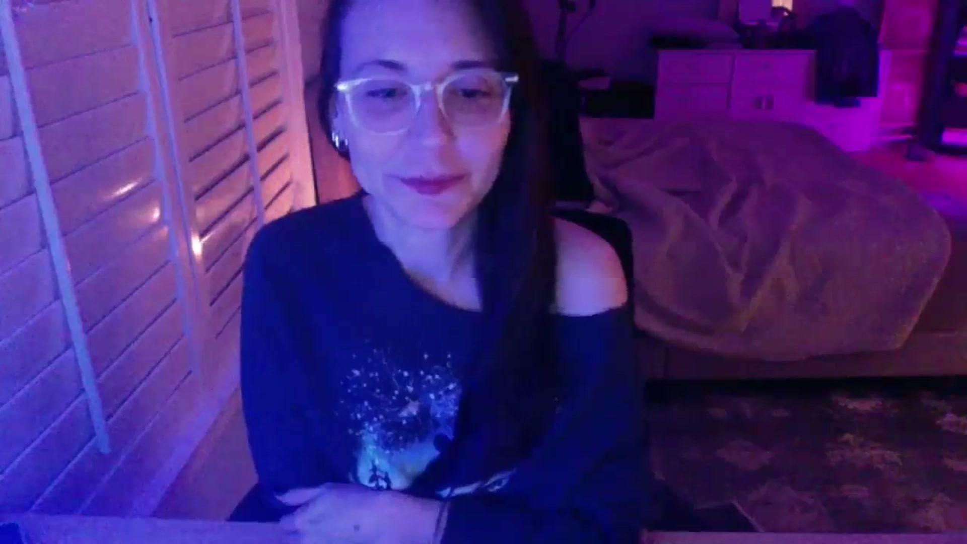 Gallery image thumbnail from P0SIE's myfreecams stream on, 03/24/2025, 04:22 image 13 of 20