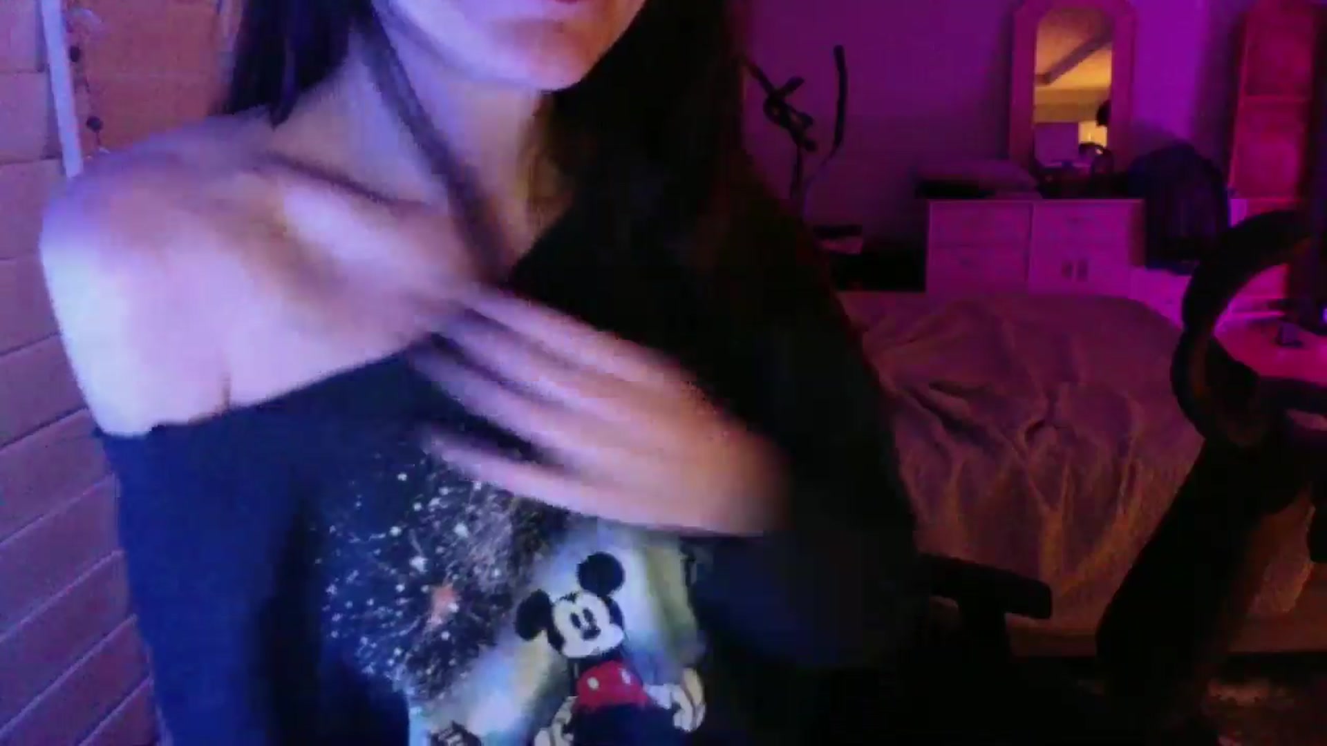 Gallery image thumbnail from P0SIE's myfreecams stream on, 03/24/2025, 05:22 image 10 of 20