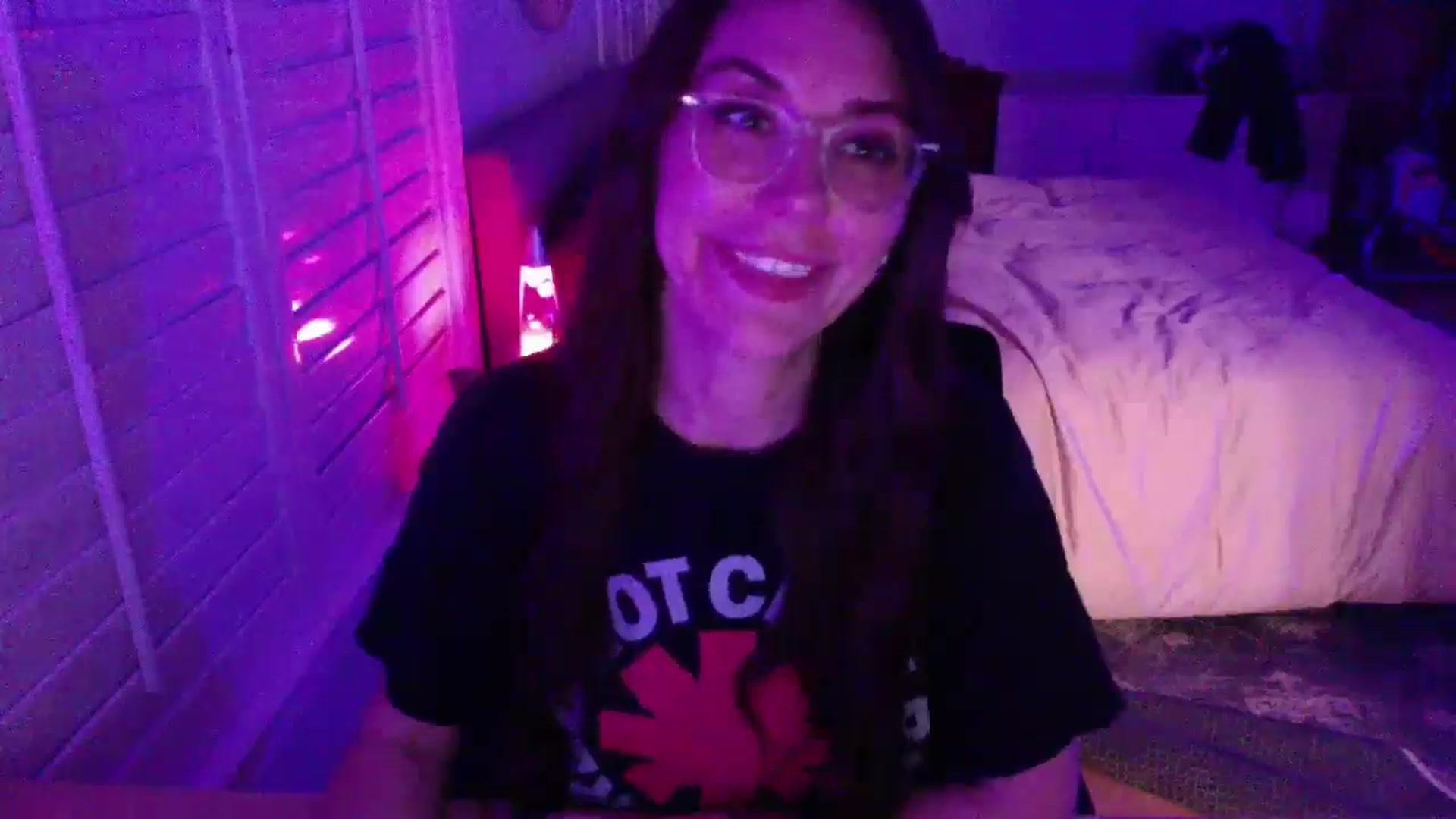 Gallery image thumbnail from P0SIE's myfreecams stream on, 04/06/2025, 08:51 image 7 of 20