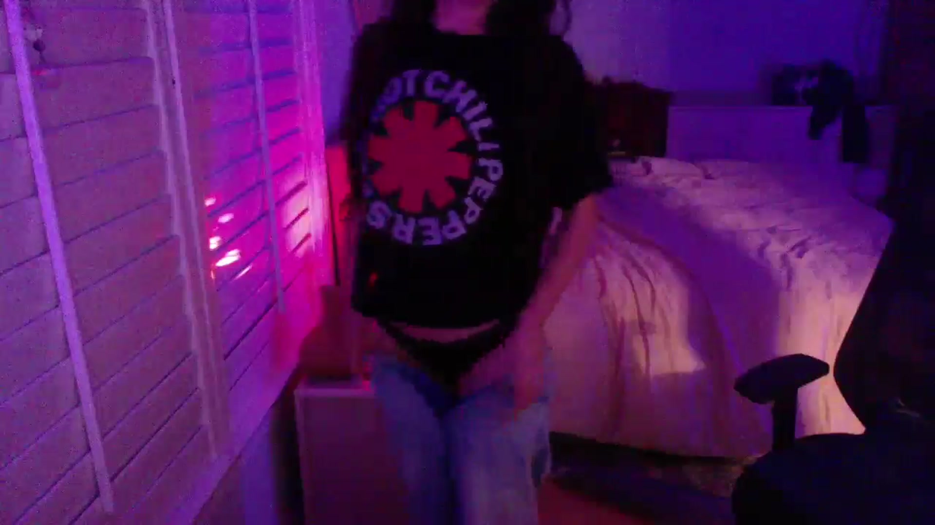 Gallery image thumbnail from P0SIE's myfreecams stream on, 04/06/2025, 09:14 image 5 of 20
