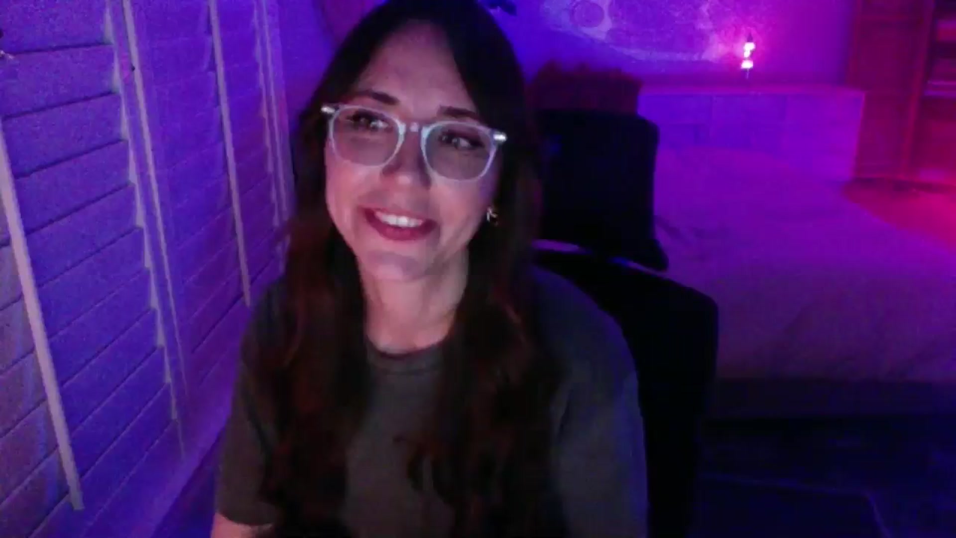 Gallery image thumbnail from P0SIE's myfreecams stream on, 04/13/2025, 03:10 image 18 of 20