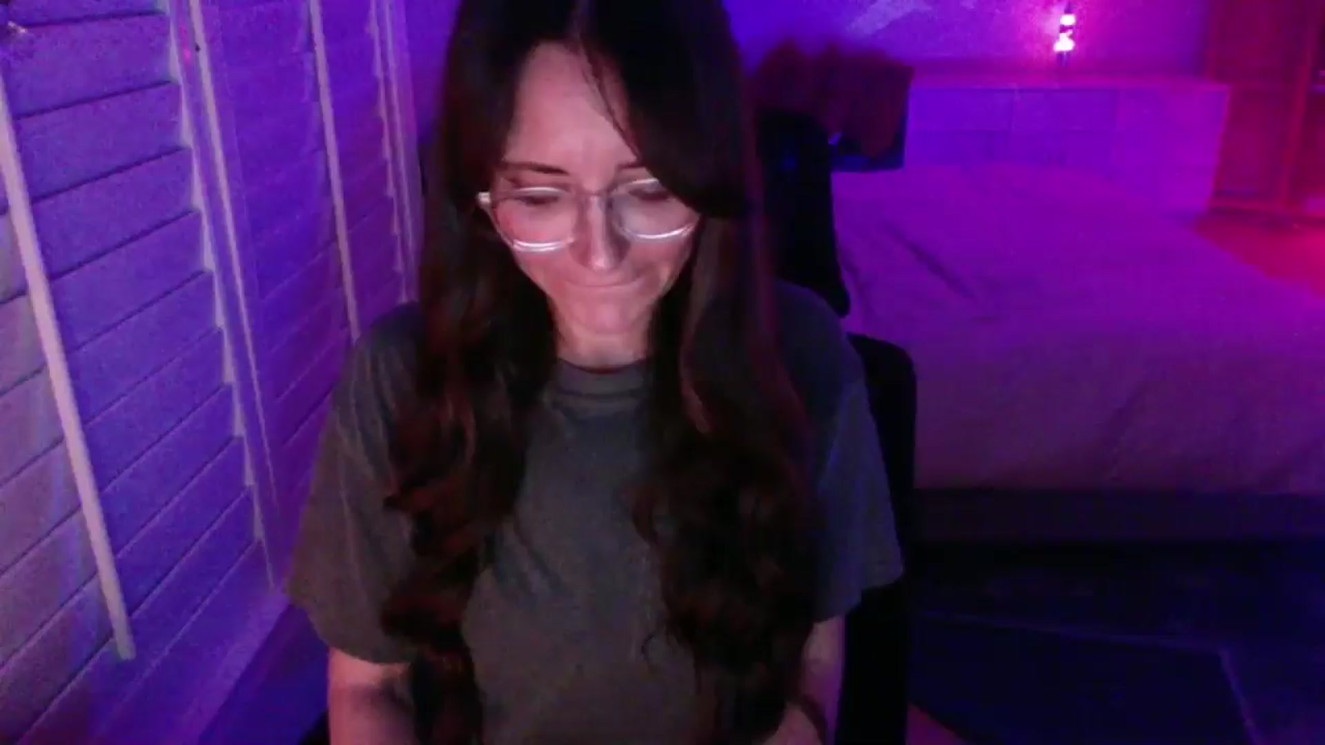 Gallery image thumbnail from P0SIE's myfreecams stream on, 04/13/2025, 03:10 image 15 of 20