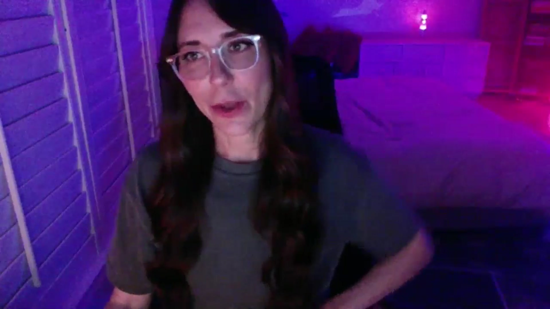 Gallery image thumbnail from P0SIE's myfreecams stream on, 04/13/2025, 03:10 image 17 of 20