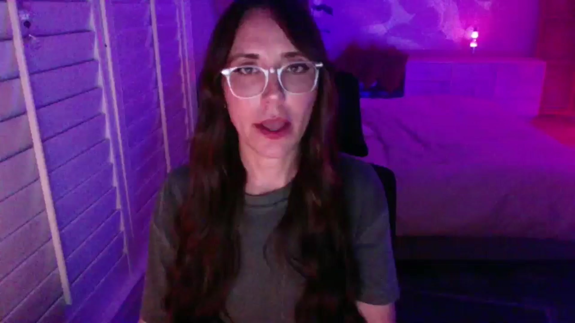 Gallery image thumbnail from P0SIE's myfreecams stream on, 04/13/2025, 03:10 image 14 of 20